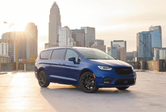 The Car Connection Picks Chrysler Pacifica as Best Minivan to Buy 2021