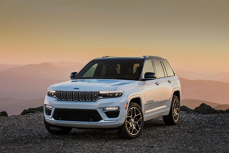 The 2022 Jeep Grand Cherokee has been named by The Car Connection as one of the best SUVs to buy in 2022.