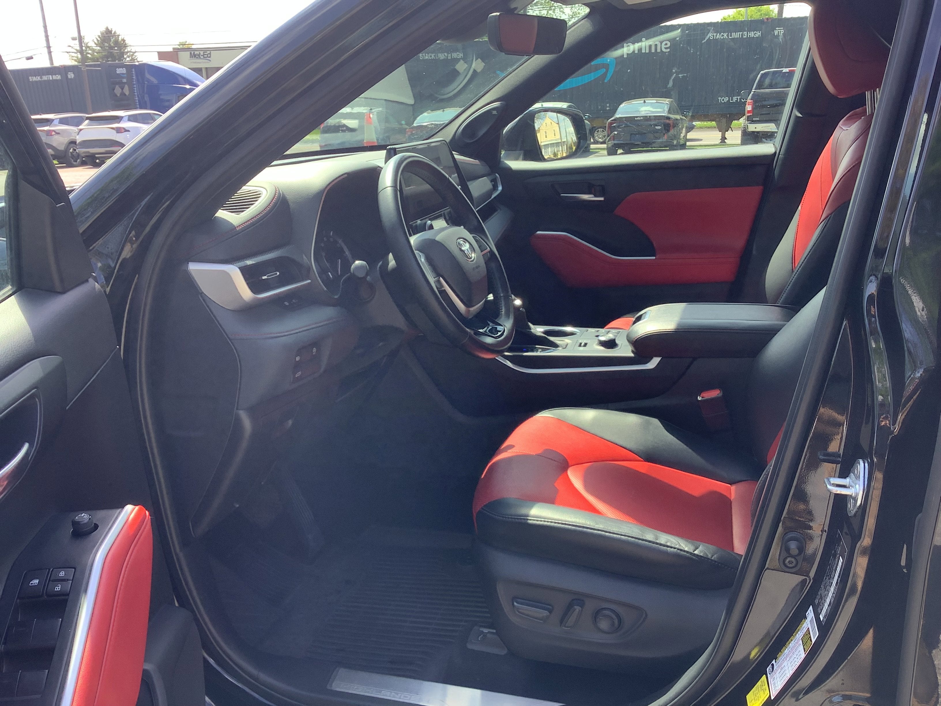 2023 Toyota Highlander Base