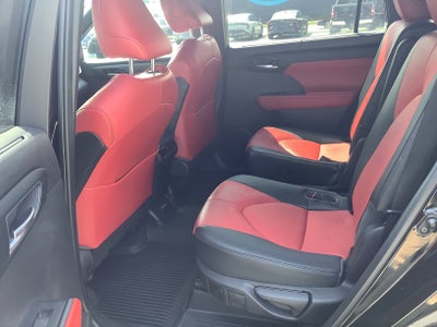 2023 Toyota Highlander Base