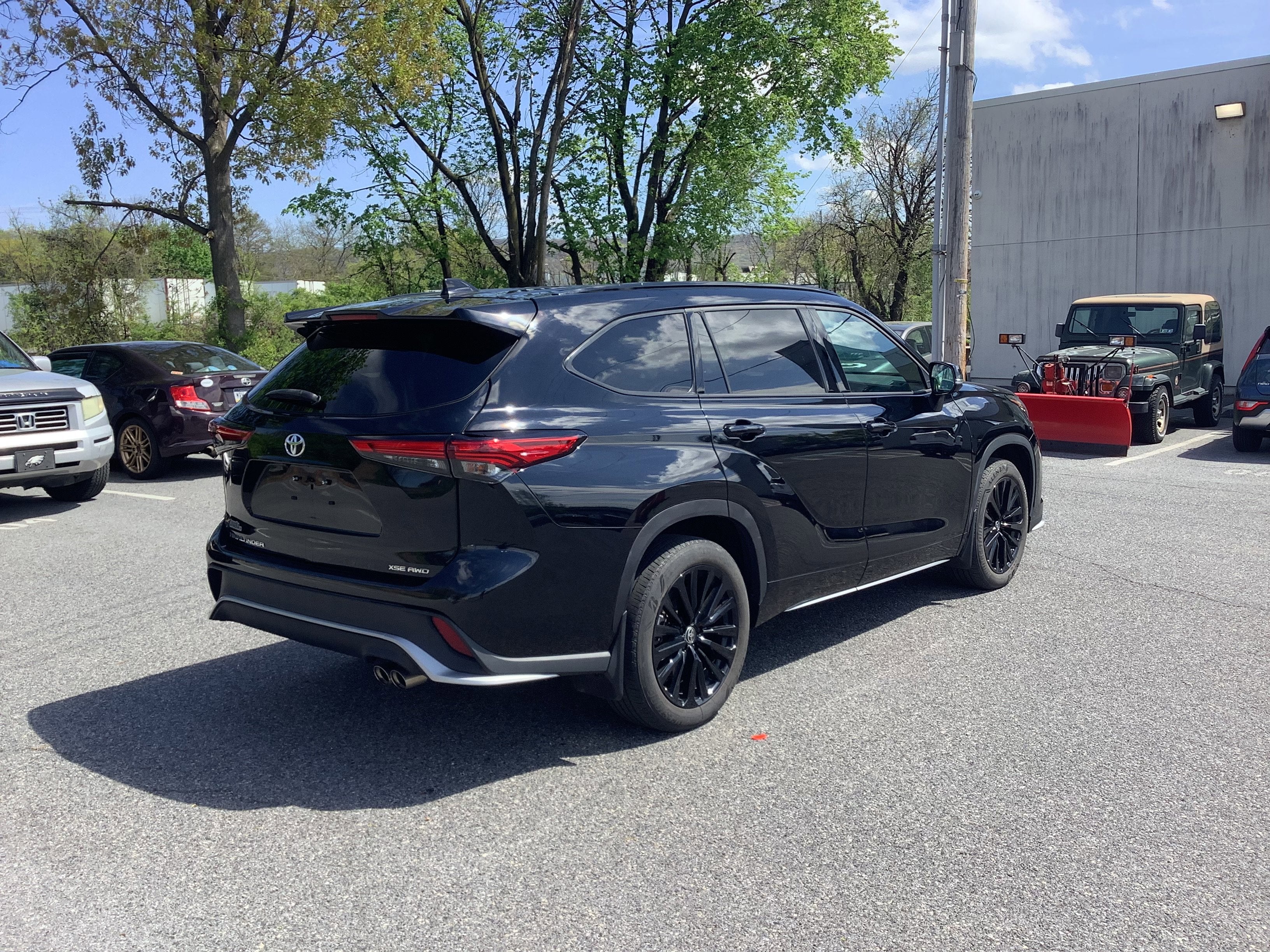 2023 Toyota Highlander Base