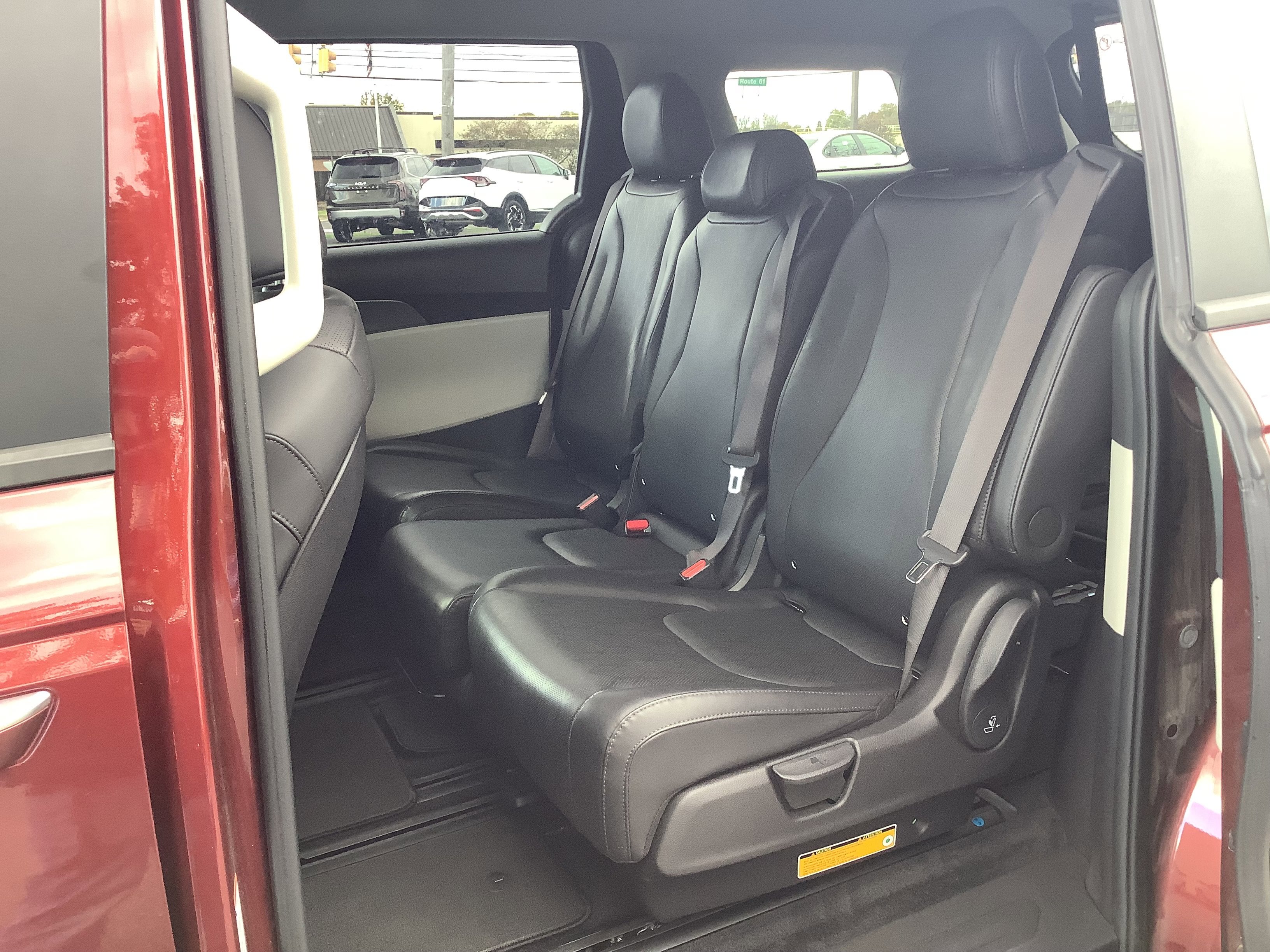 2023 Kia Carnival LX