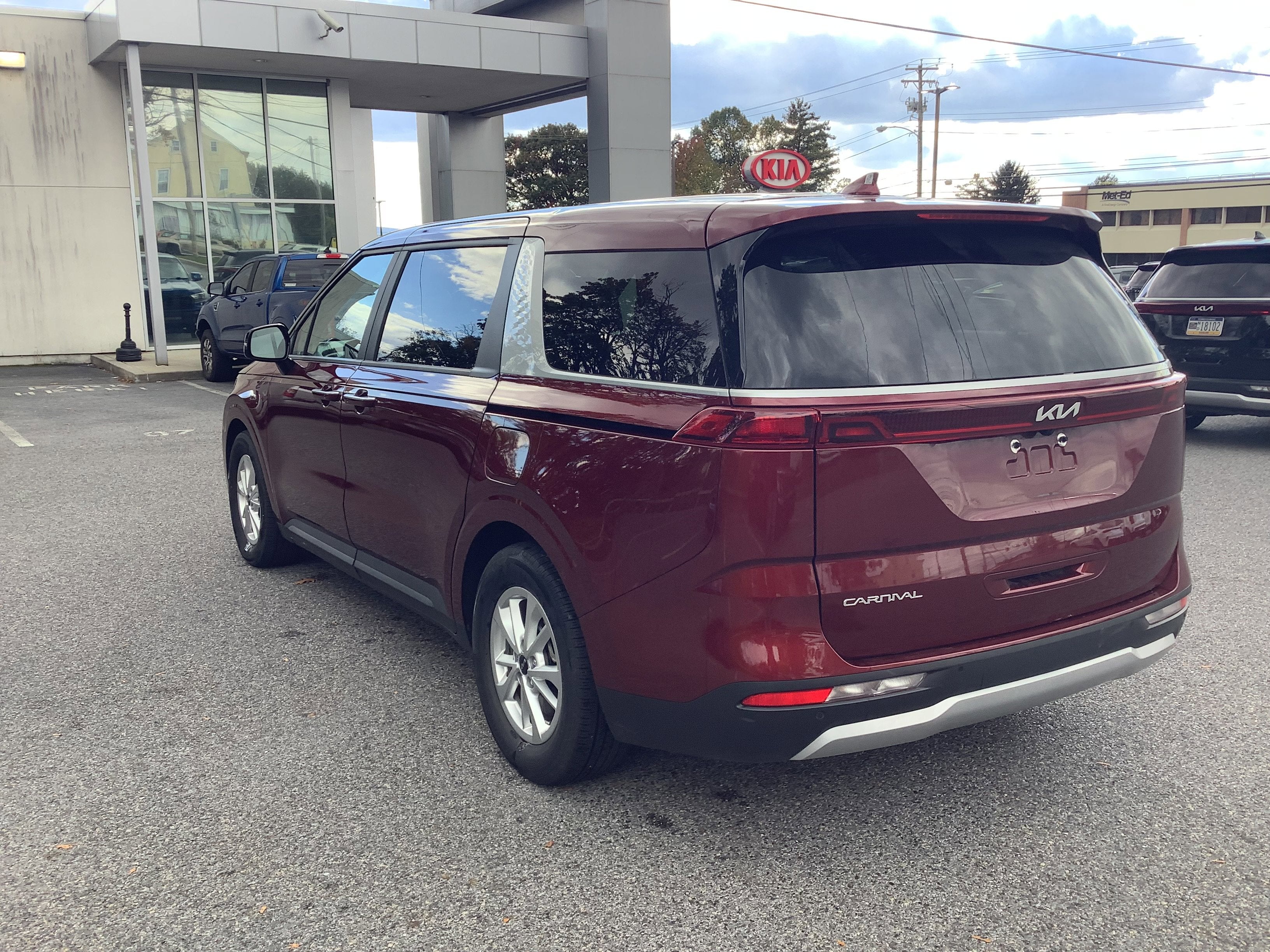 2023 Kia Carnival LX