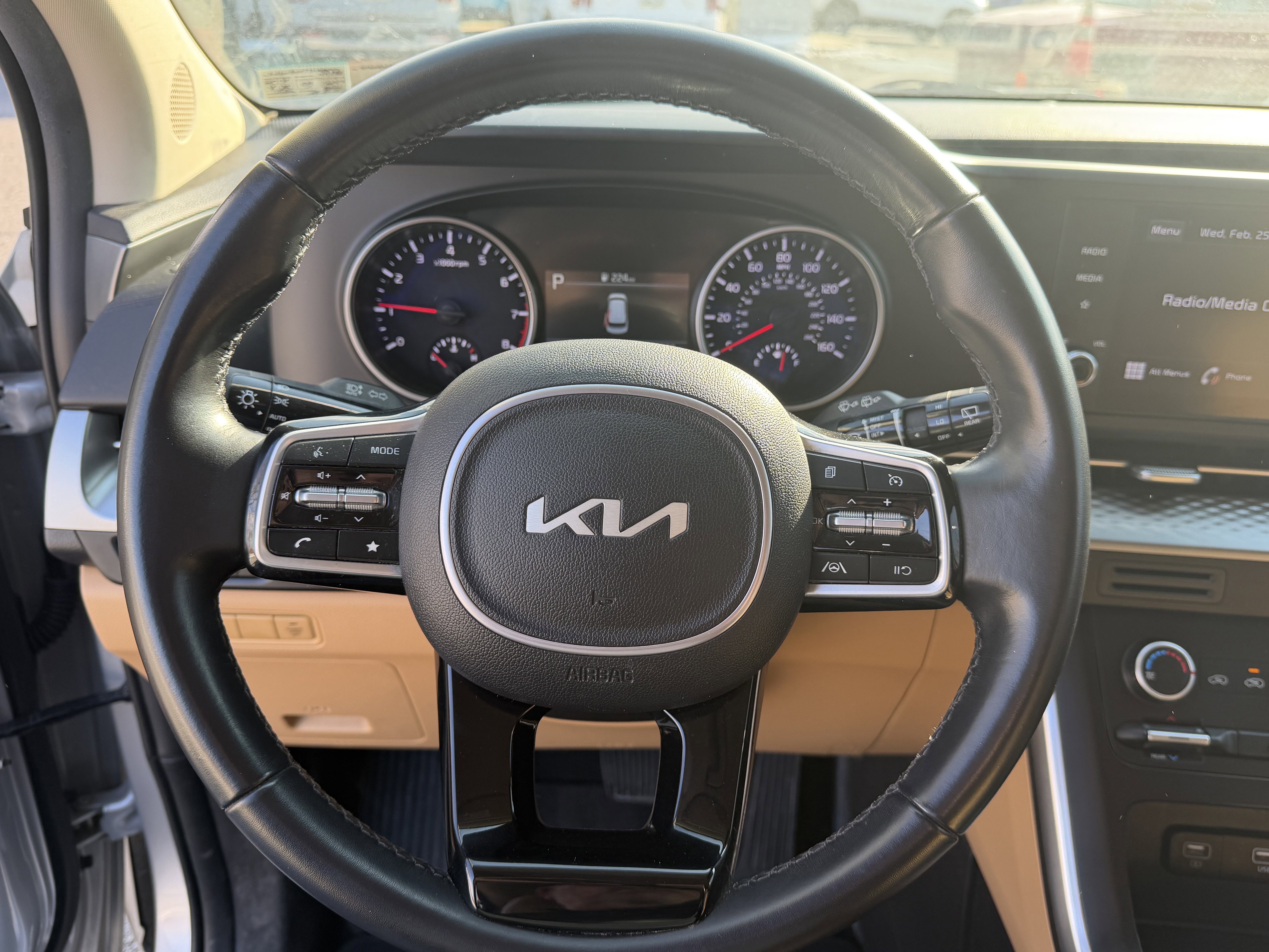 2023 Kia Carnival LX