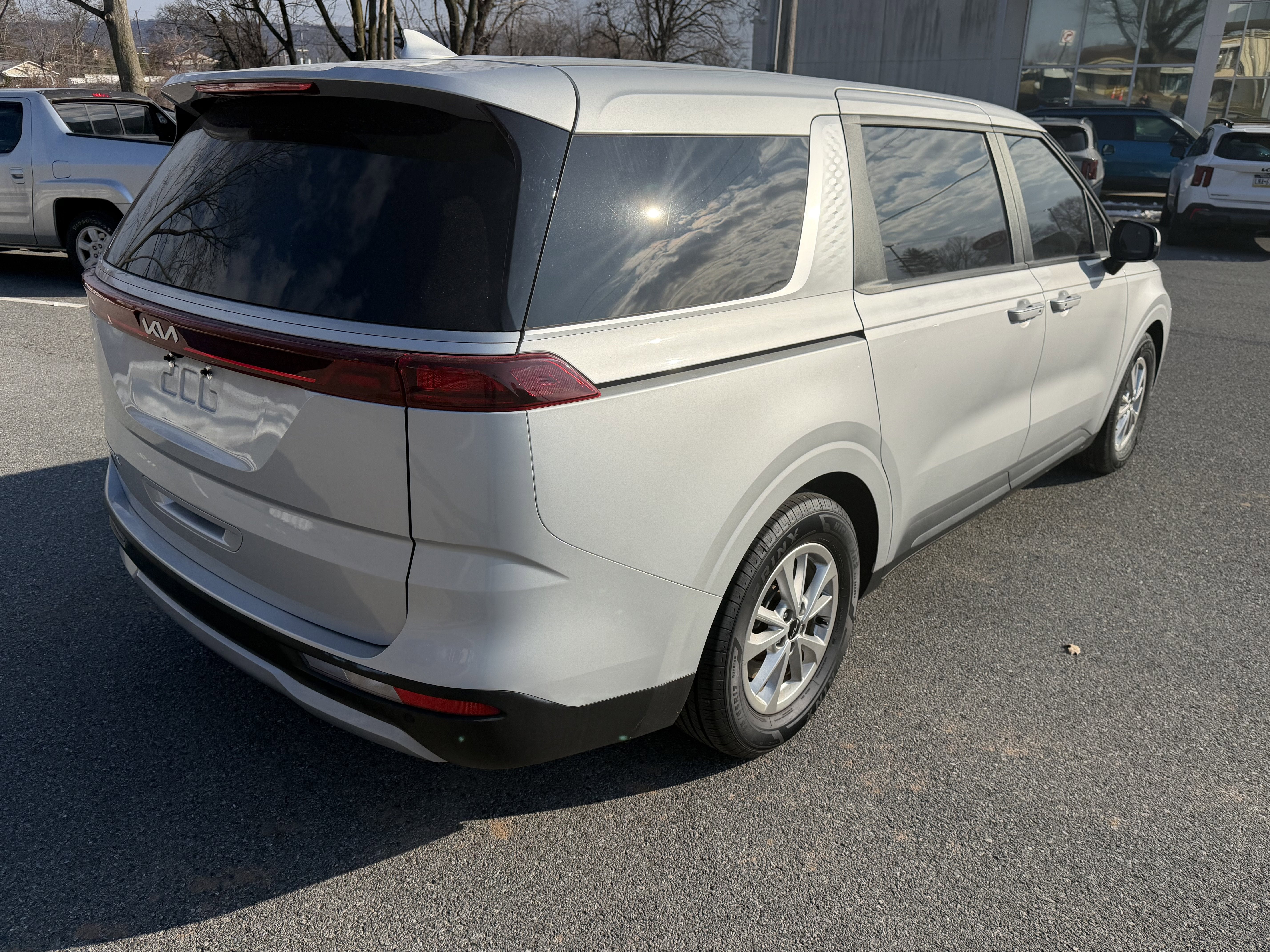 2023 Kia Carnival LX
