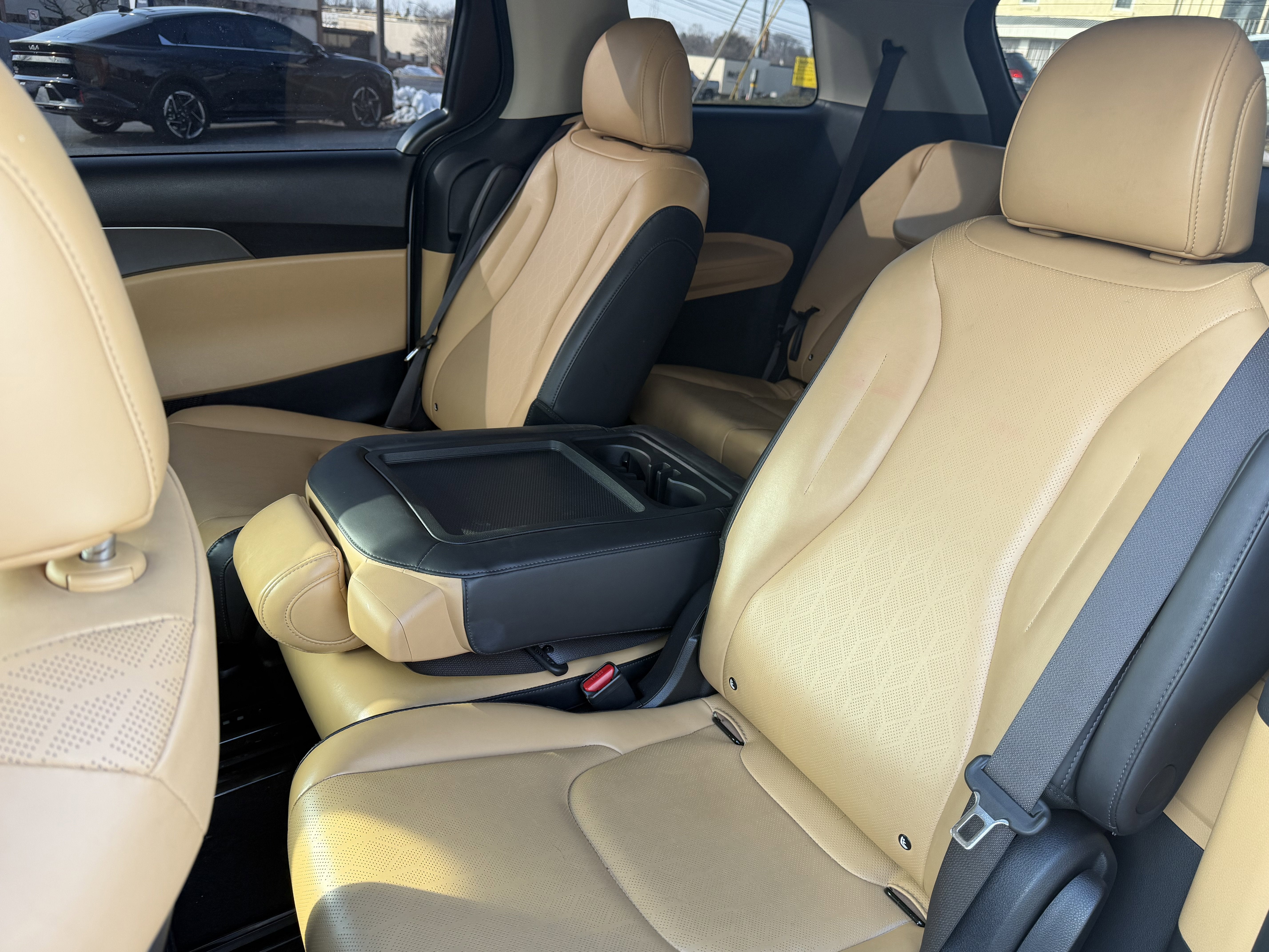 2023 Kia Carnival LX