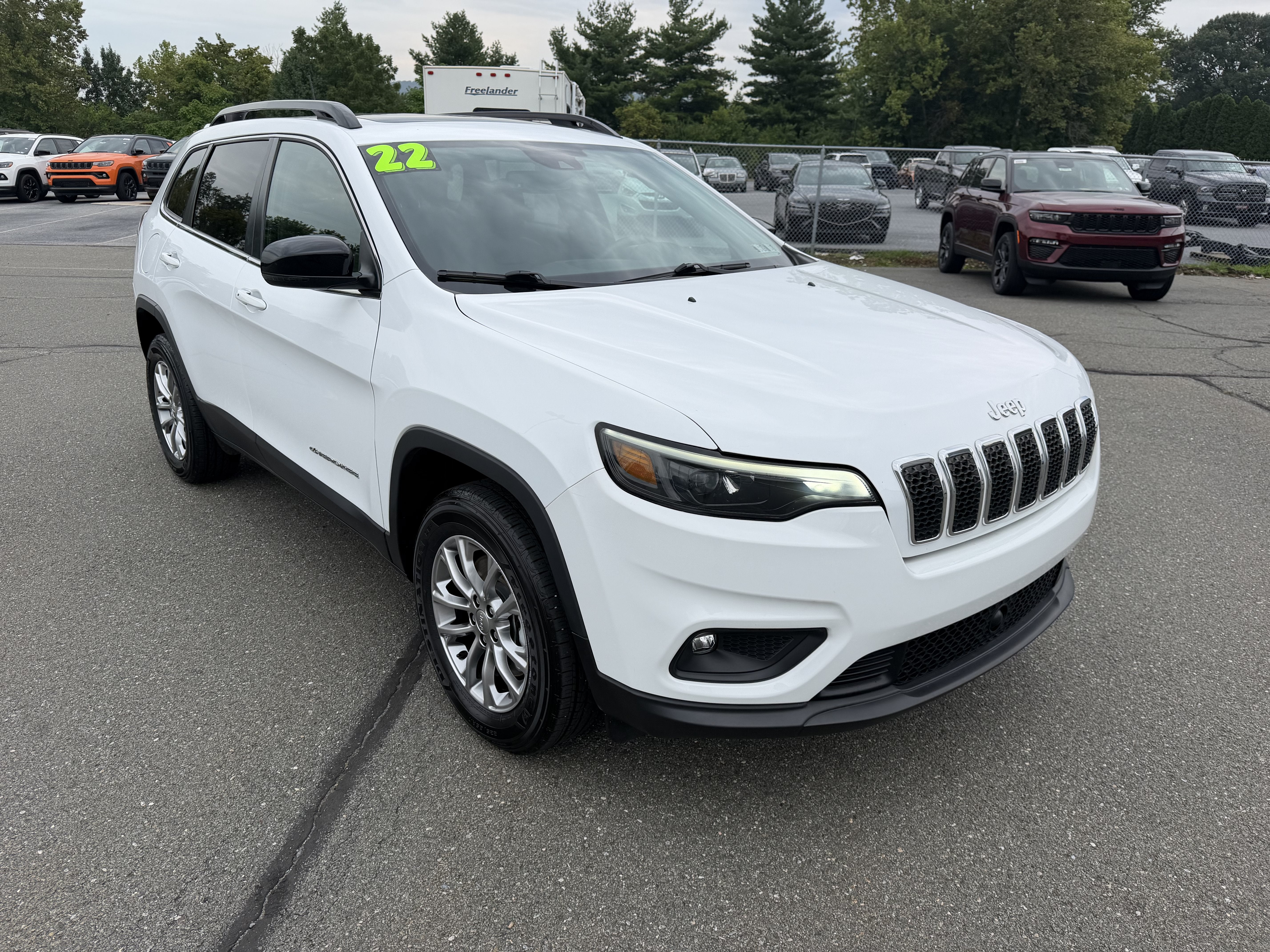 2022 Jeep Cherokee Latitude Lux