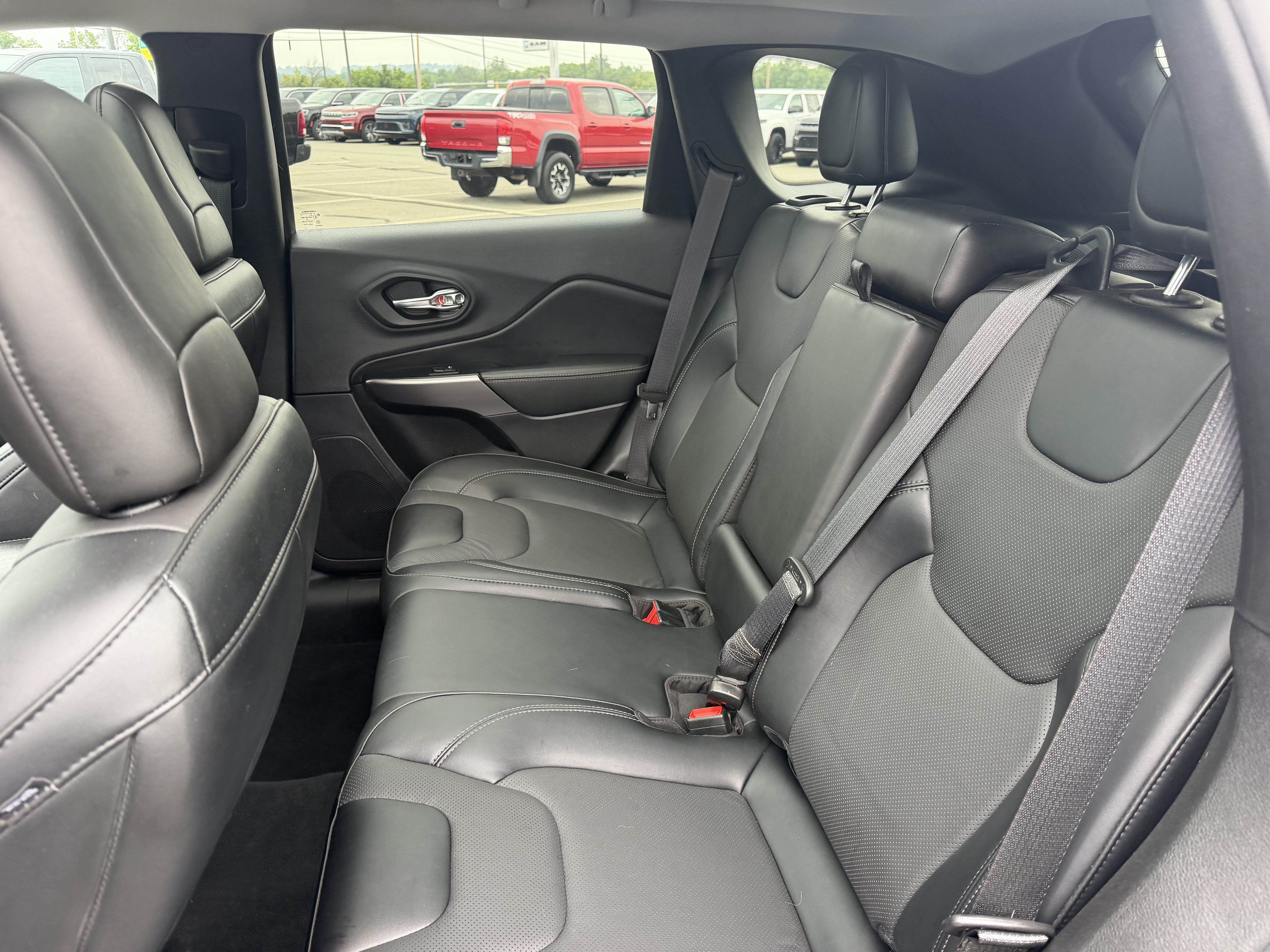 2022 Jeep Cherokee Latitude Lux