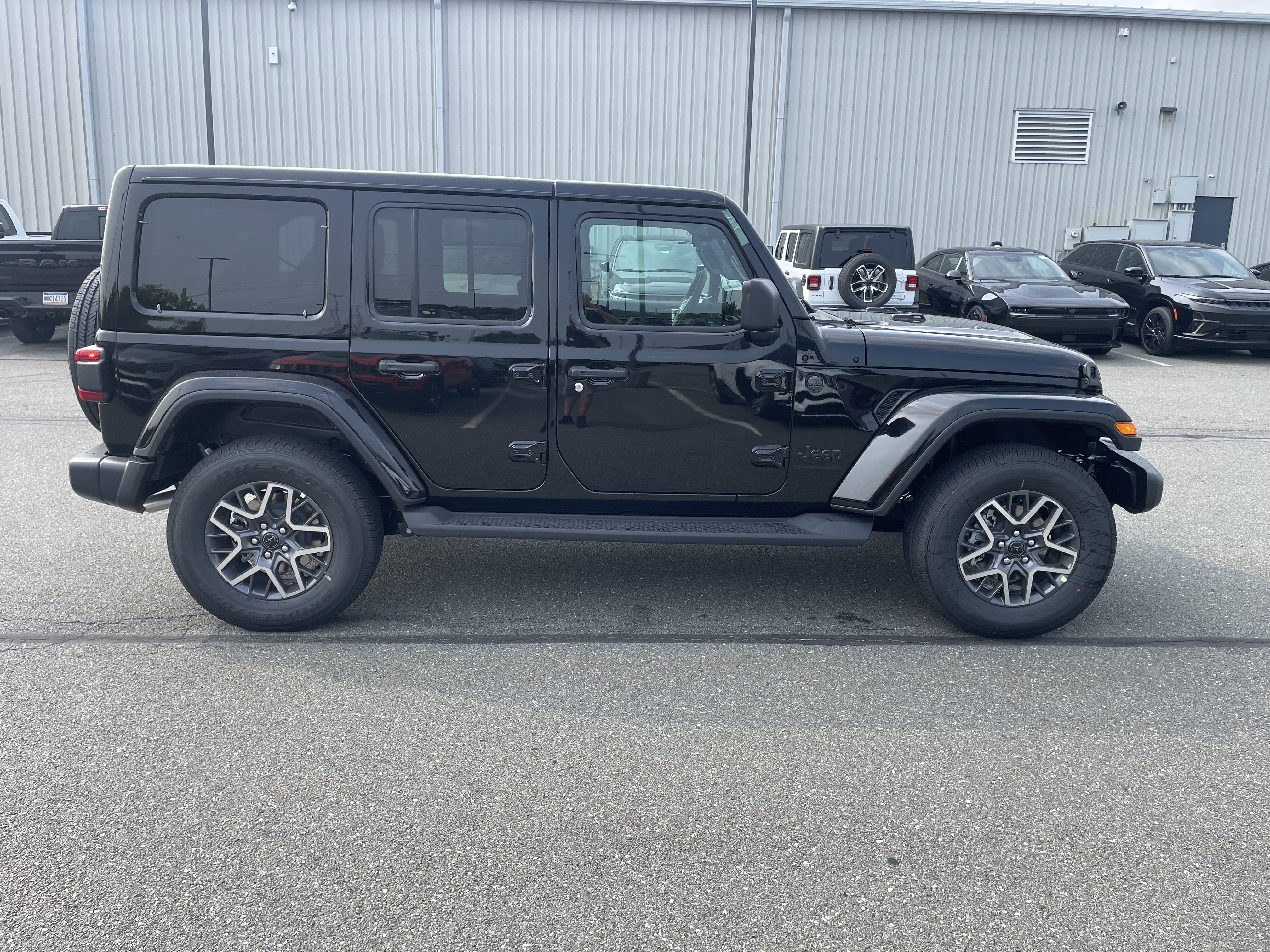 2025 Jeep Wrangler WRANGLER 4-DOOR SAHARA