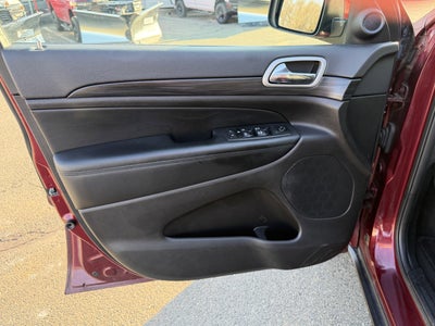 2020 Jeep Grand Cherokee Laredo E 4x4