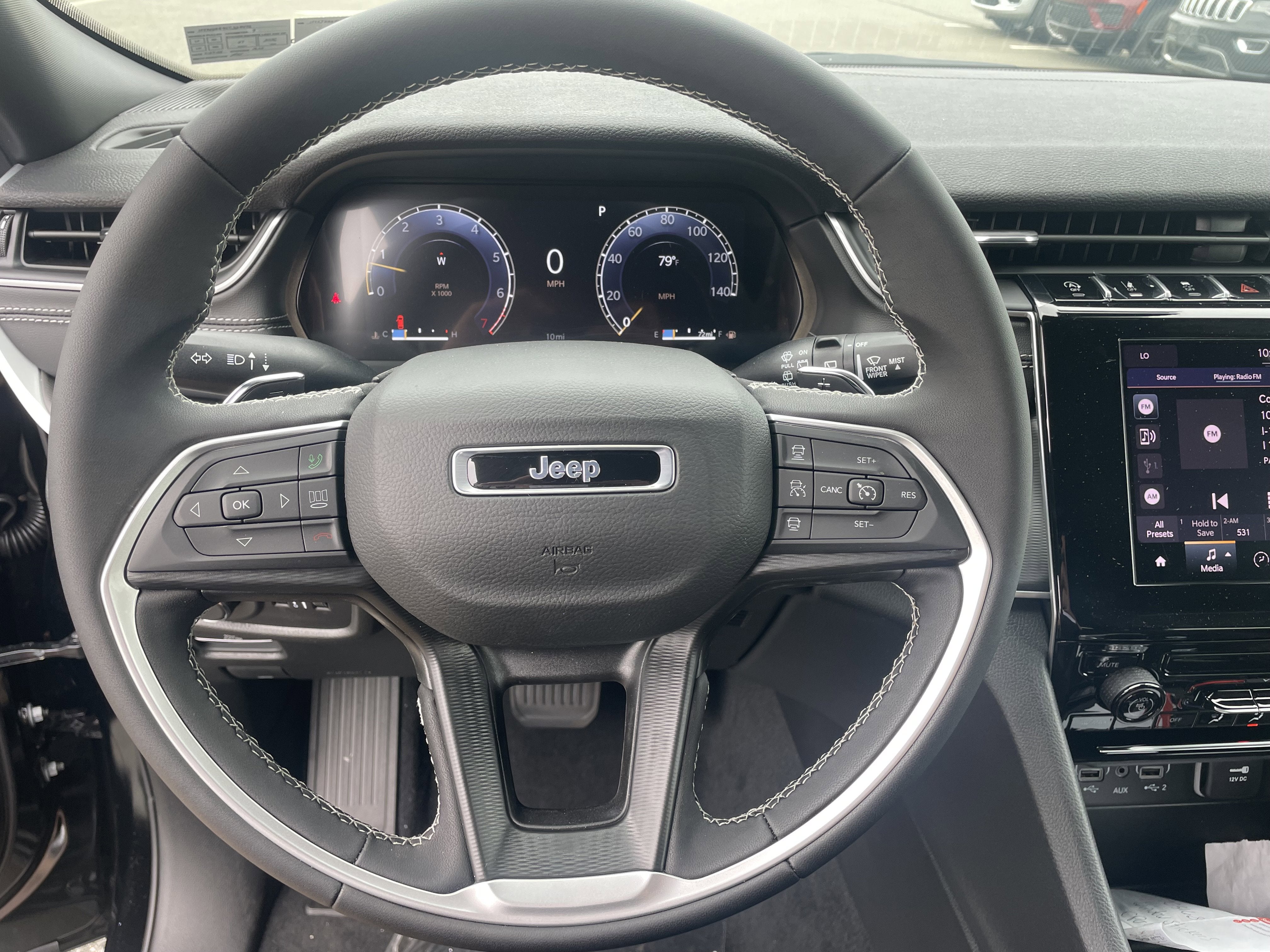 2025 Jeep Grand Cherokee GRAND CHEROKEE LAREDO X 4X4