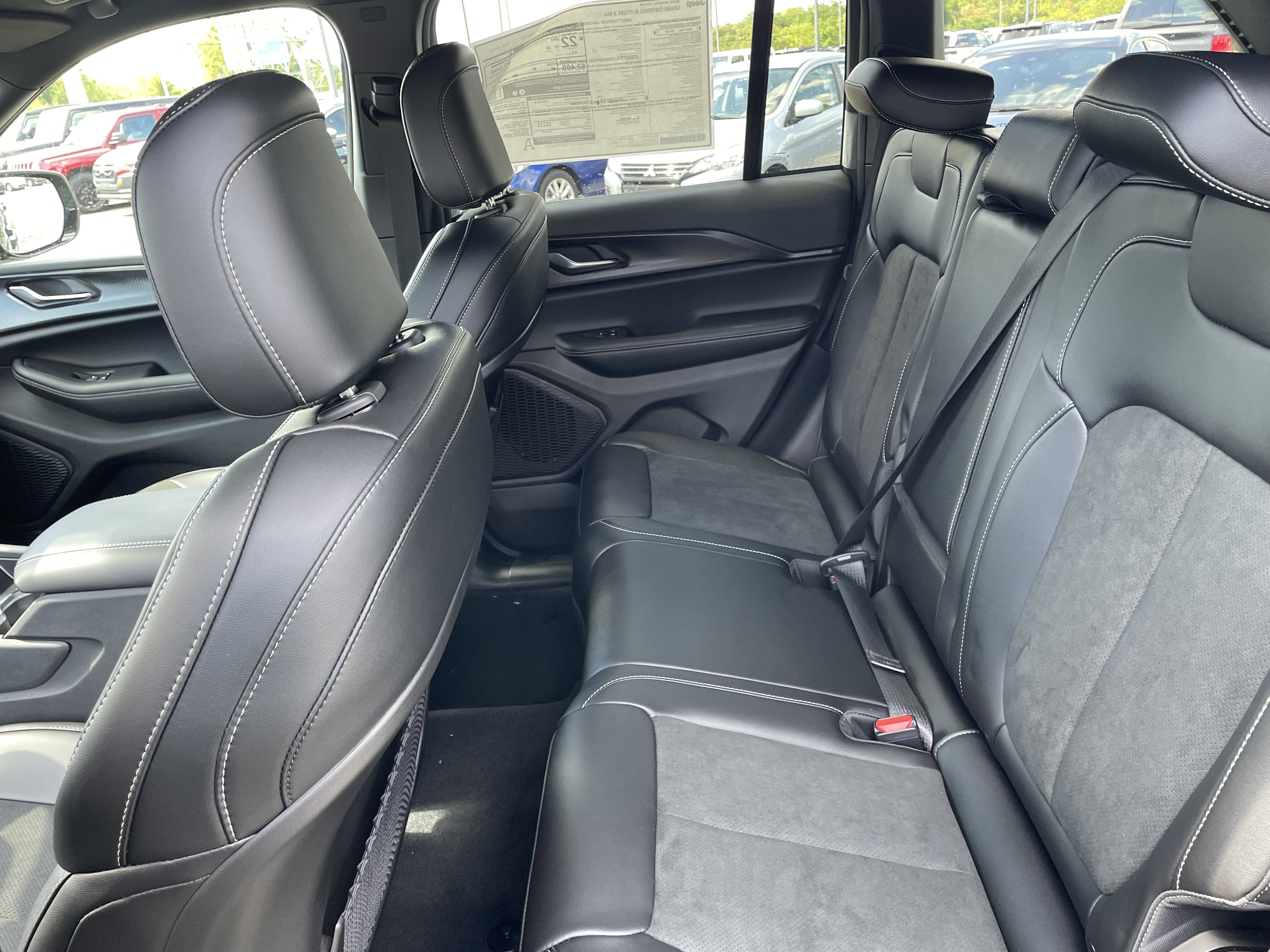 2025 Jeep Grand Cherokee GRAND CHEROKEE ALTITUDE X 4X4