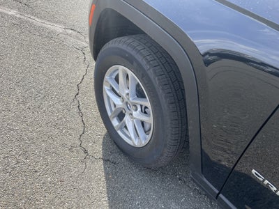 2025 Jeep Grand Cherokee GRAND CHEROKEE LAREDO X 4X4