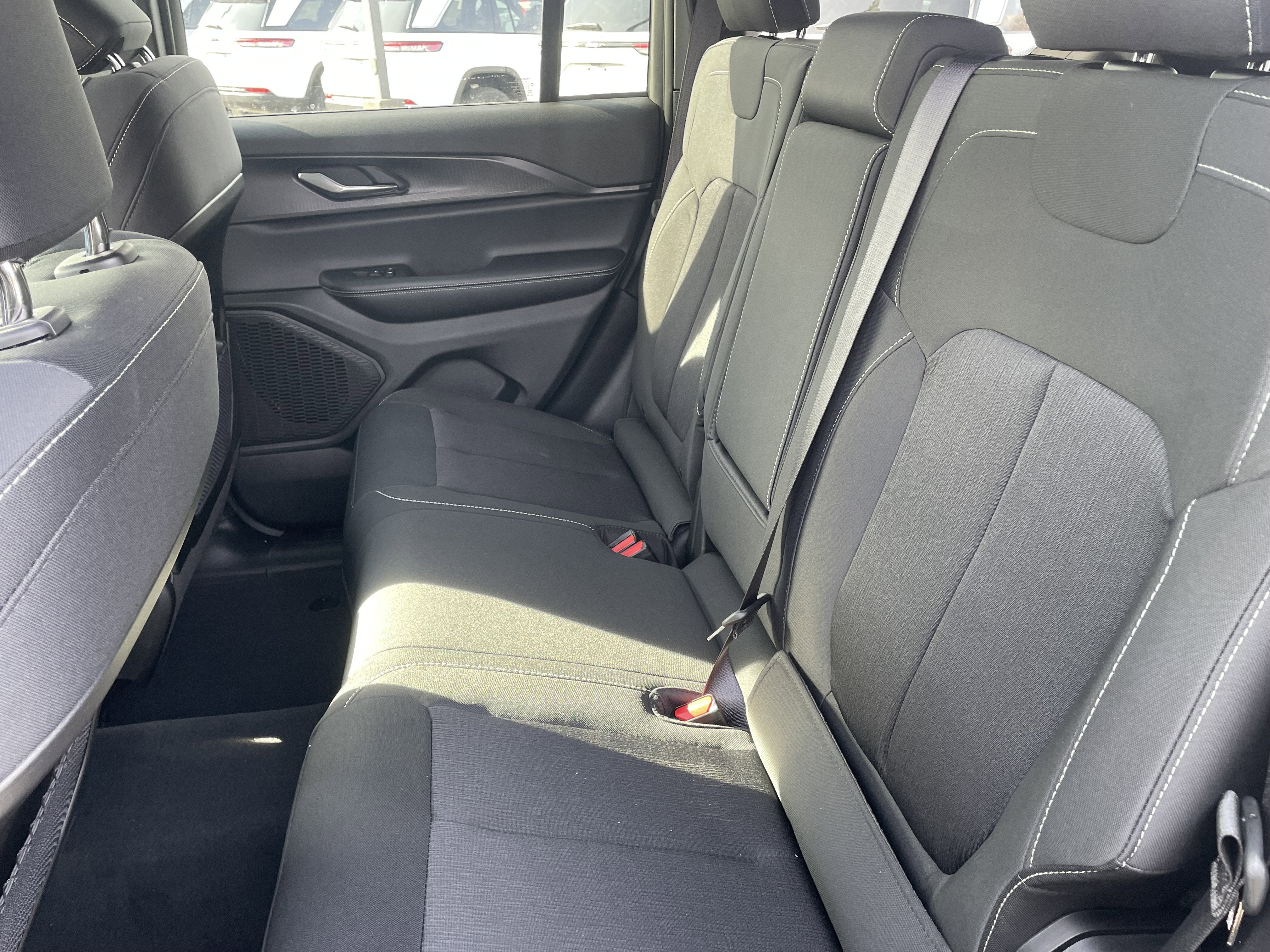 2025 Jeep Grand Cherokee GRAND CHEROKEE LAREDO X 4X4