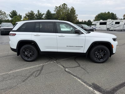2027 Jeep Grand Cherokee GRAND CHEROKEE LAREDO ALTITUDE 4X4