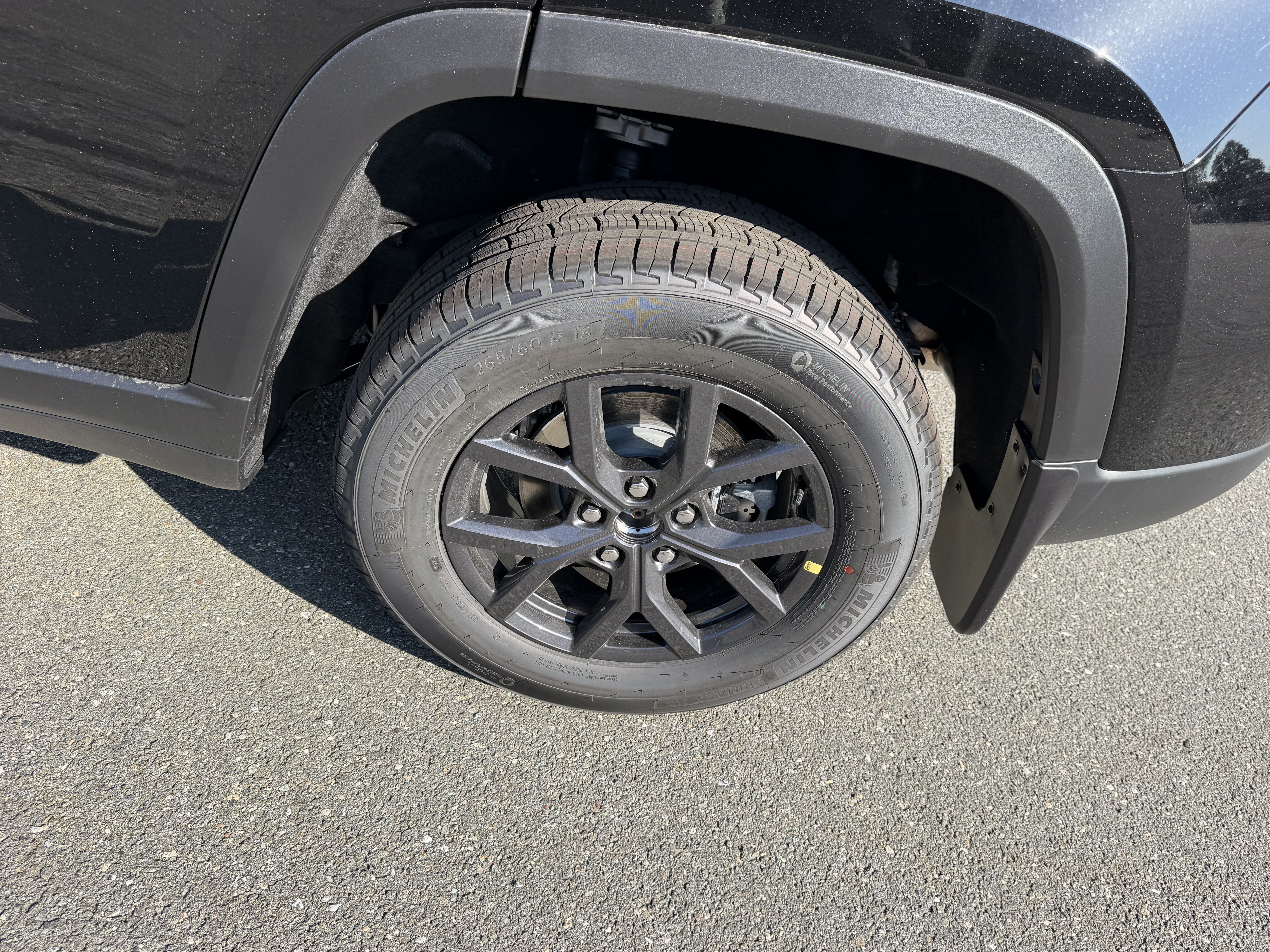 2027 Jeep Grand Cherokee GRAND CHEROKEE LAREDO ALTITUDE 4X4