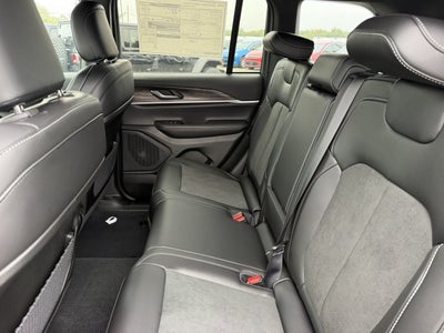 2027 Jeep Grand Cherokee GRAND CHEROKEE LAREDO ALTITUDE 4X4