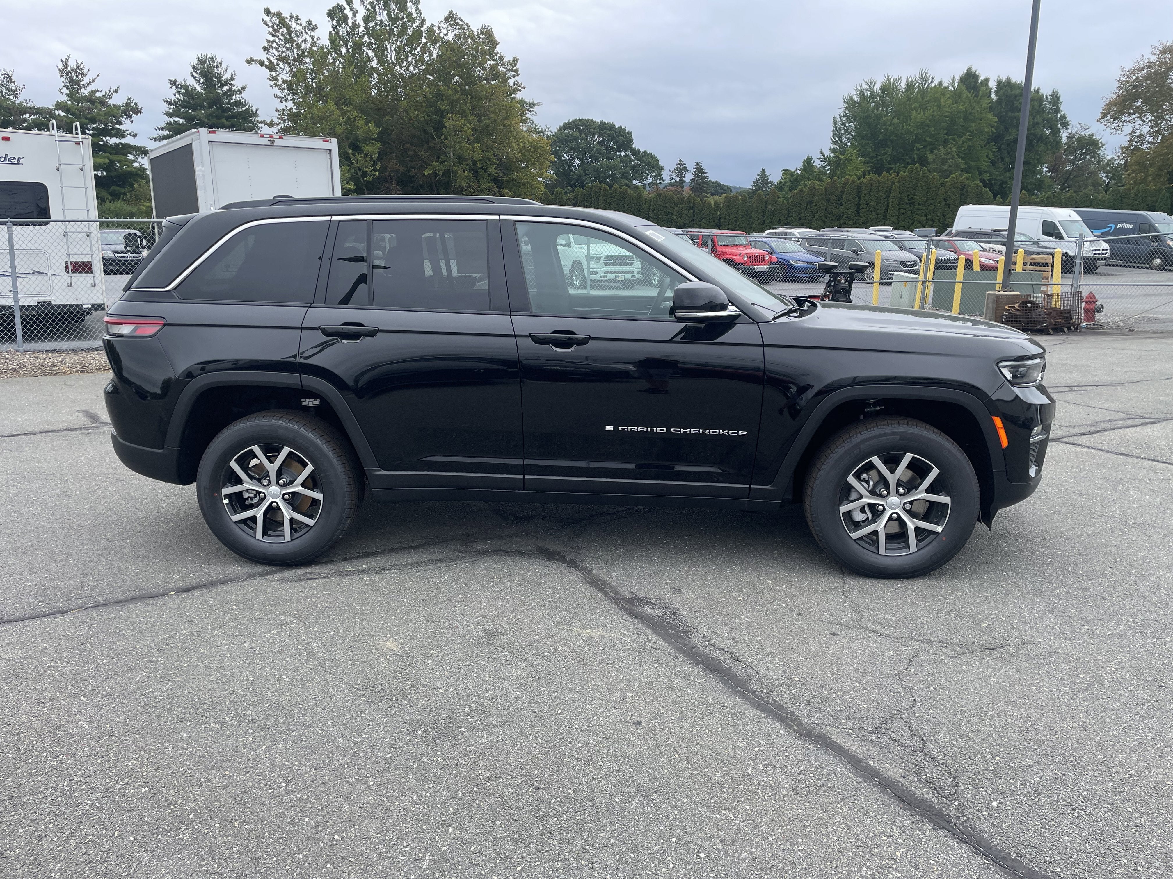 2025 Jeep Grand Cherokee GRAND CHEROKEE LIMITED 4X4