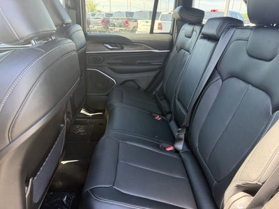 2027 Jeep Grand Cherokee GRAND CHEROKEE LIMITED RESERVE 4X4