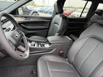 2027 Jeep Grand Cherokee GRAND CHEROKEE LIMITED RESERVE 4X4