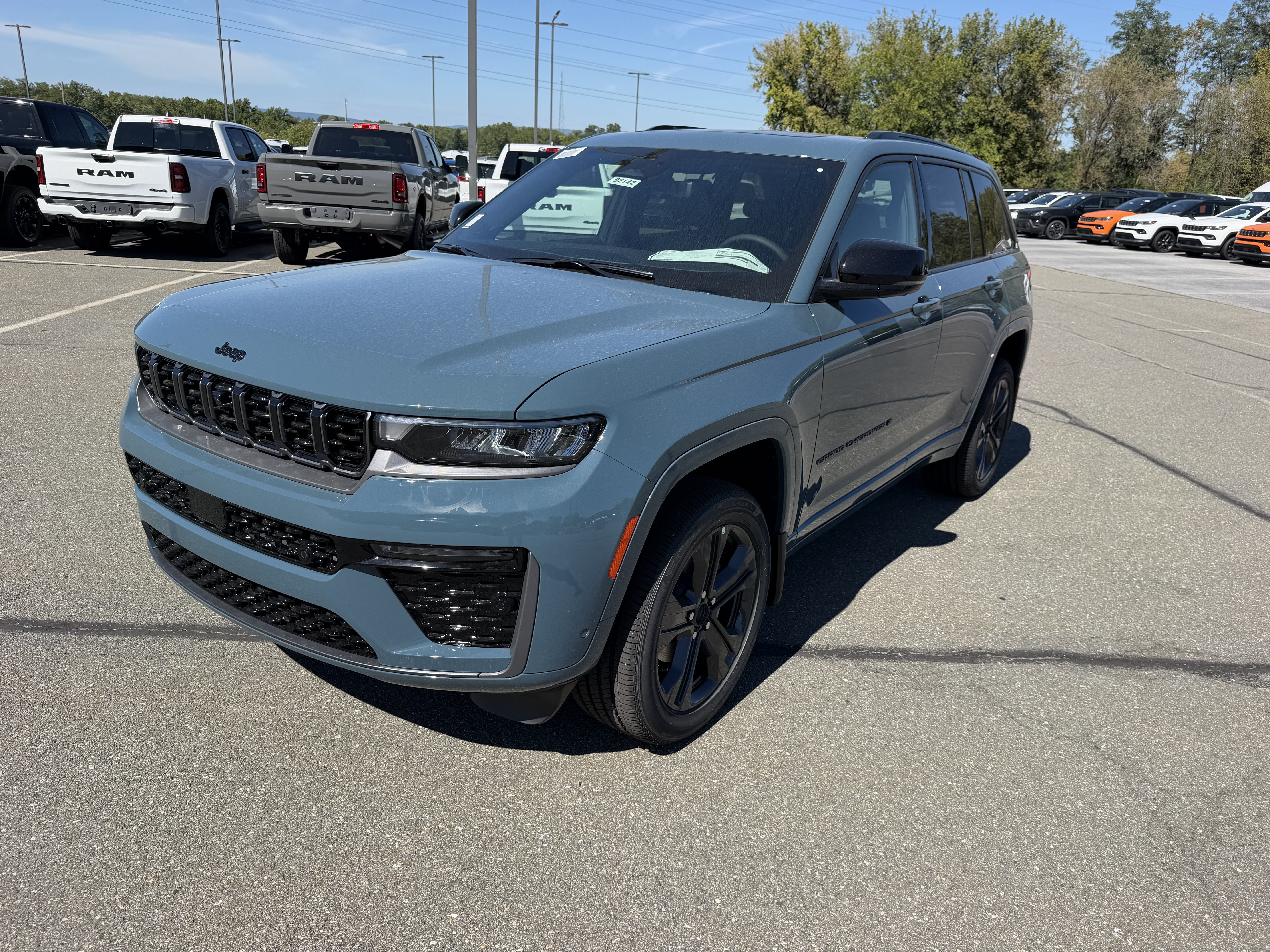 2027 Jeep Grand Cherokee GRAND CHEROKEE LIMITED RESERVE 4X4