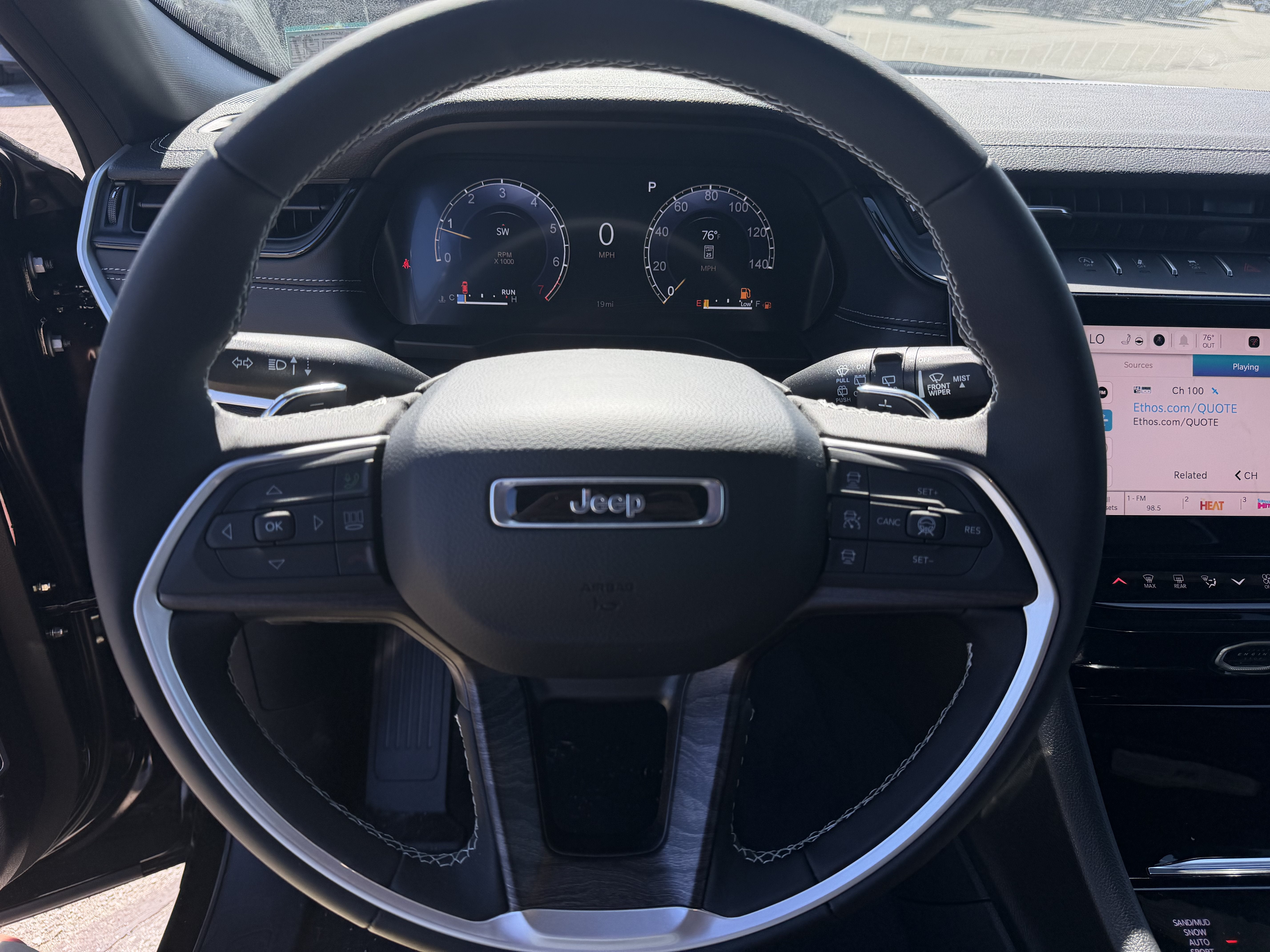 2027 Jeep Grand Cherokee GRAND CHEROKEE LIMITED RESERVE 4X4