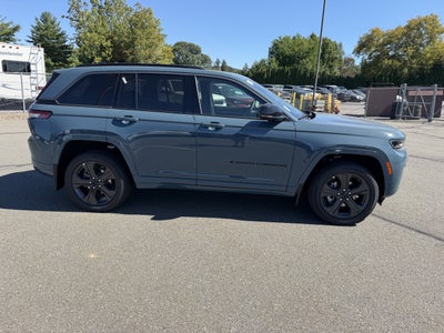 2027 Jeep Grand Cherokee GRAND CHEROKEE LIMITED RESERVE 4X4