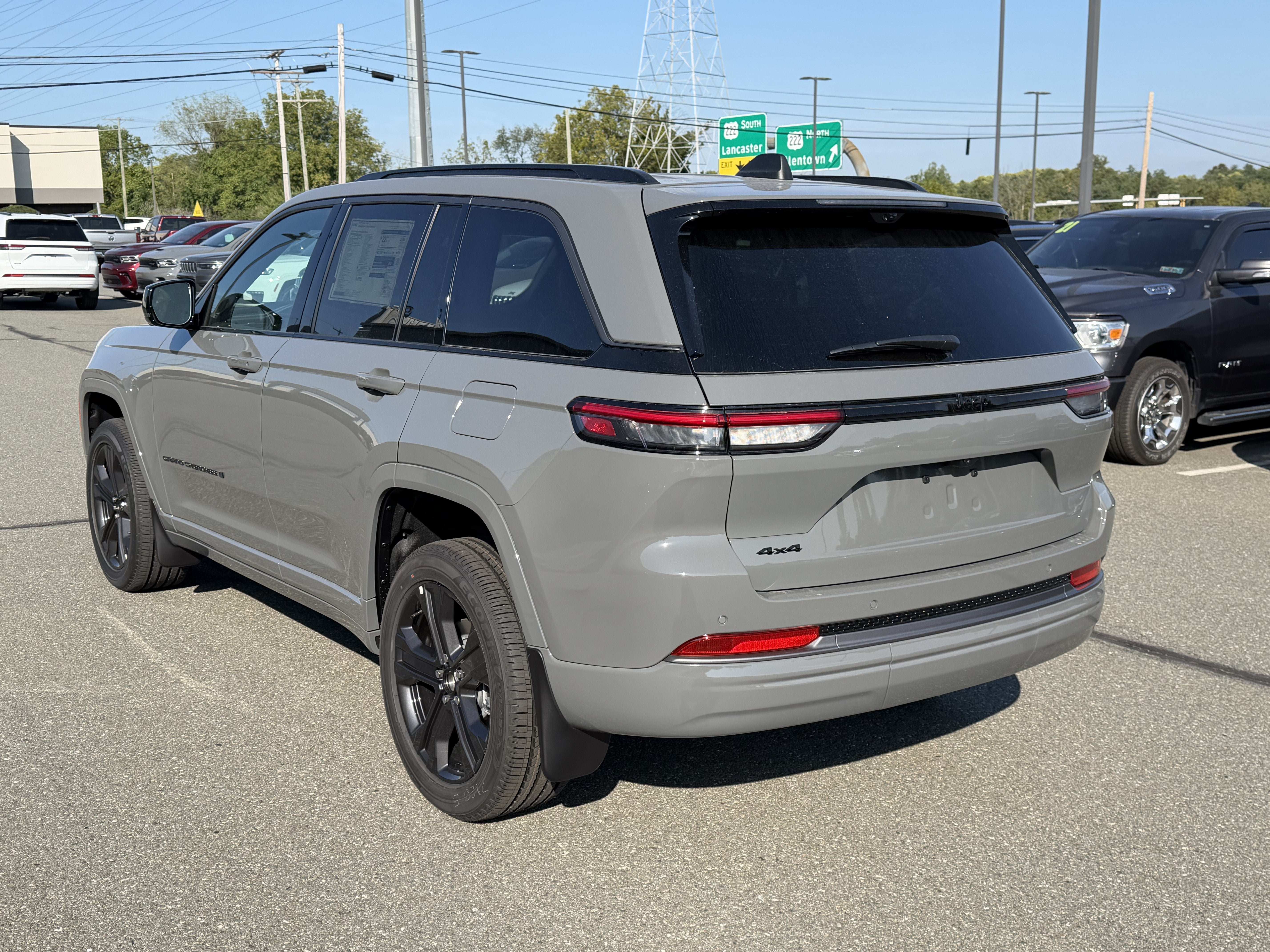 2027 Jeep Grand Cherokee GRAND CHEROKEE LIMITED RESERVE 4X4