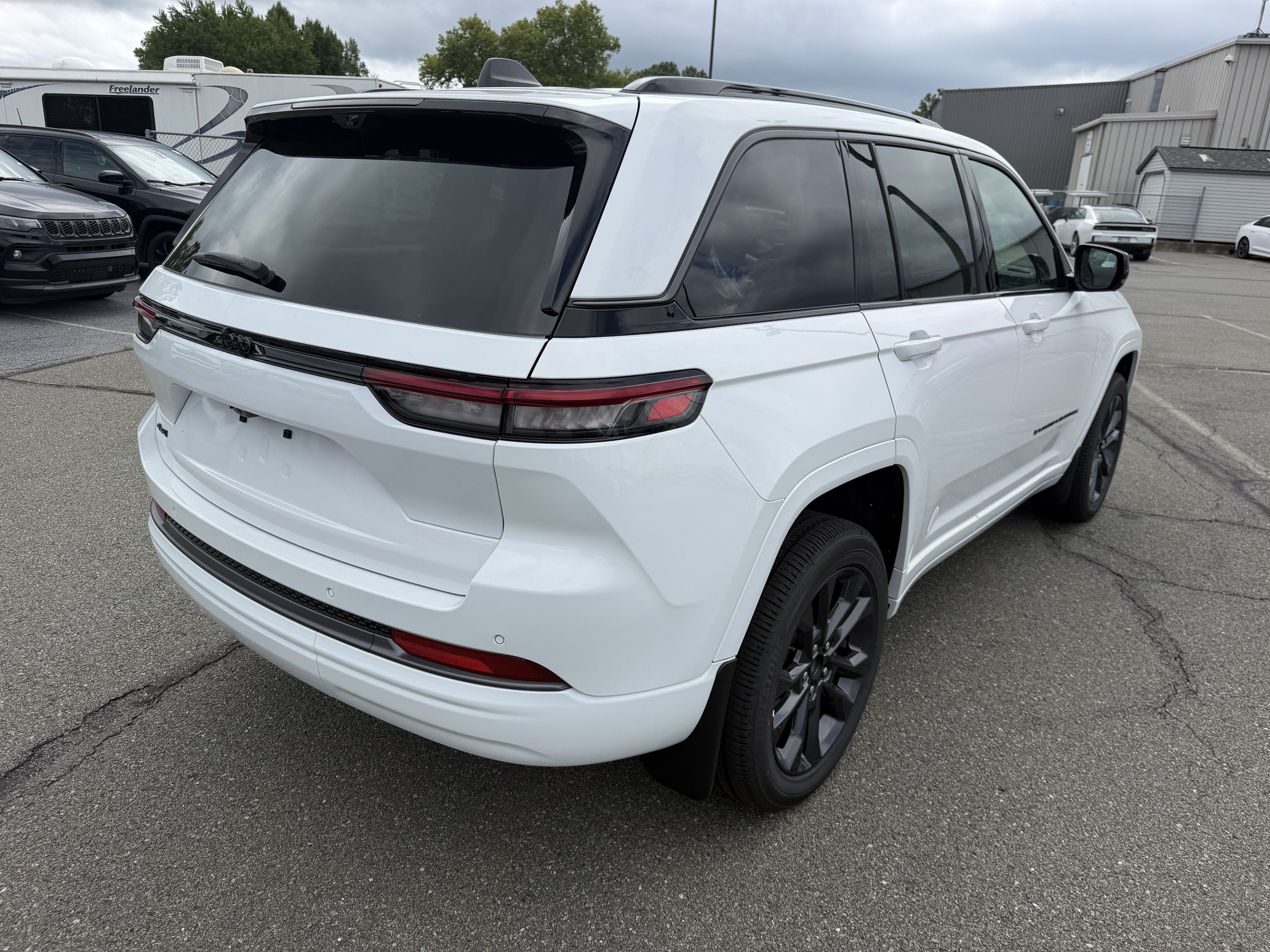 2026 Jeep Grand Cherokee GRAND CHEROKEE LIMITED RESERVE 4X4