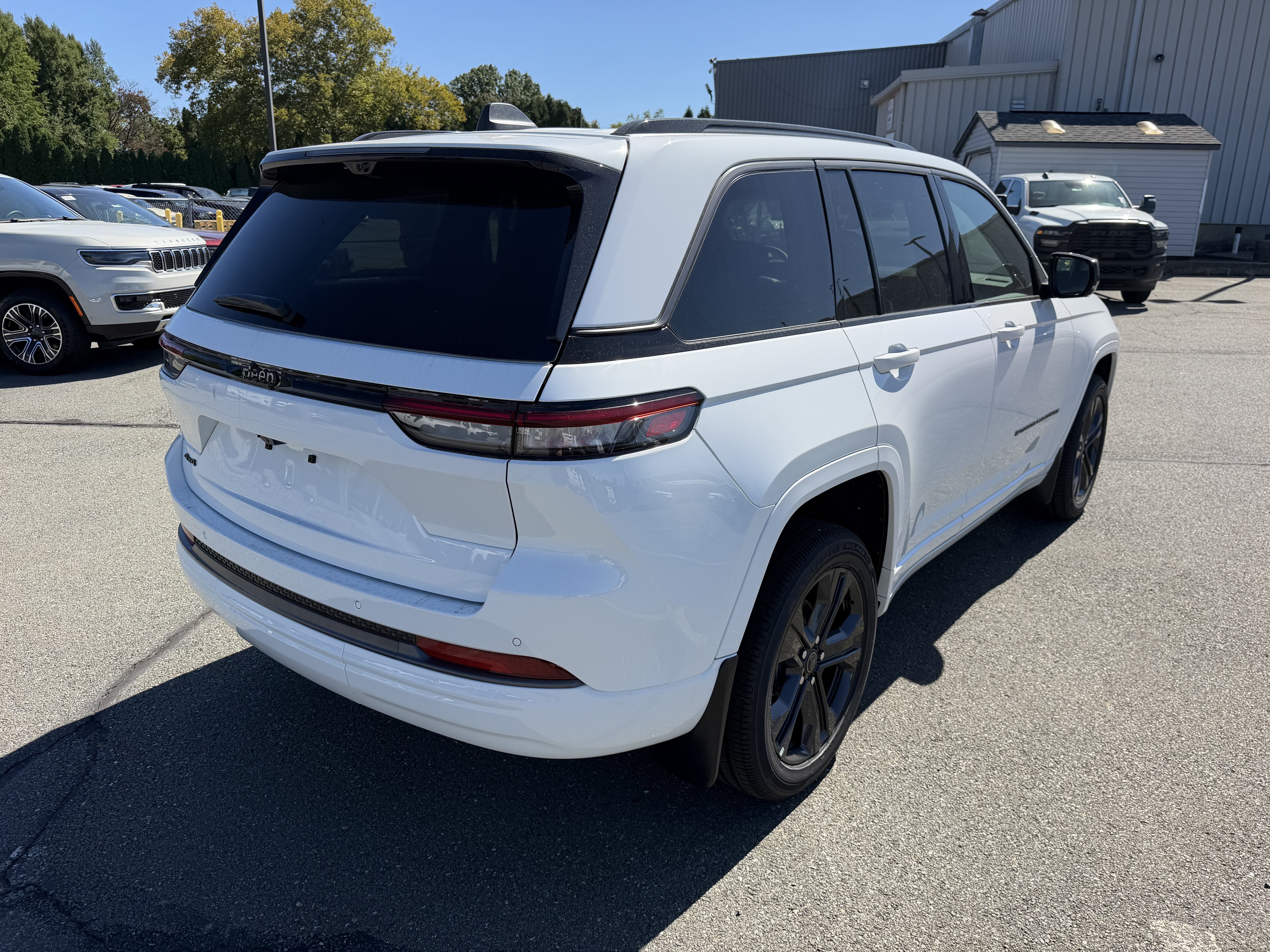 2027 Jeep Grand Cherokee GRAND CHEROKEE LIMITED RESERVE 4X4