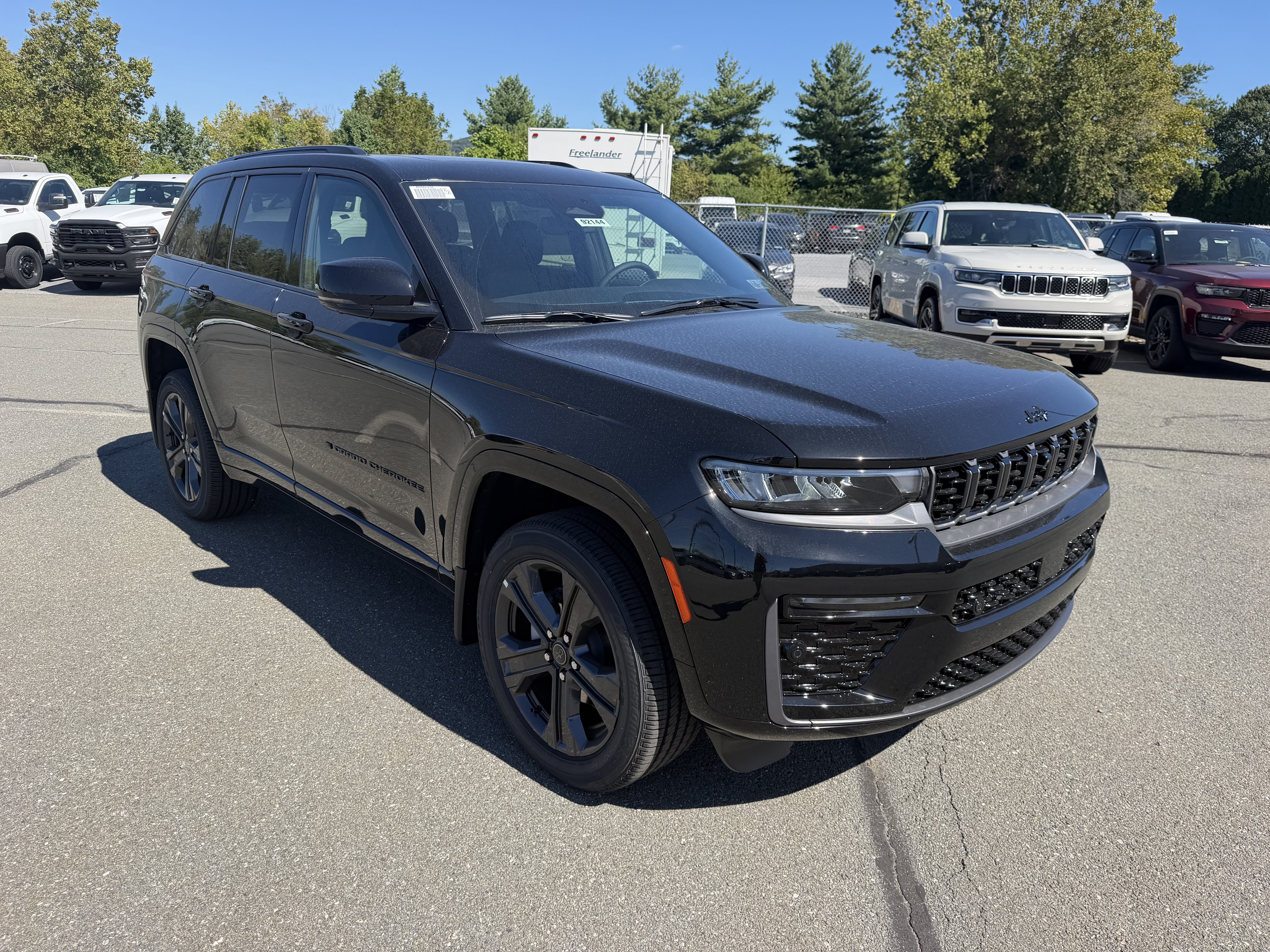 2027 Jeep Grand Cherokee GRAND CHEROKEE LIMITED RESERVE 4X4