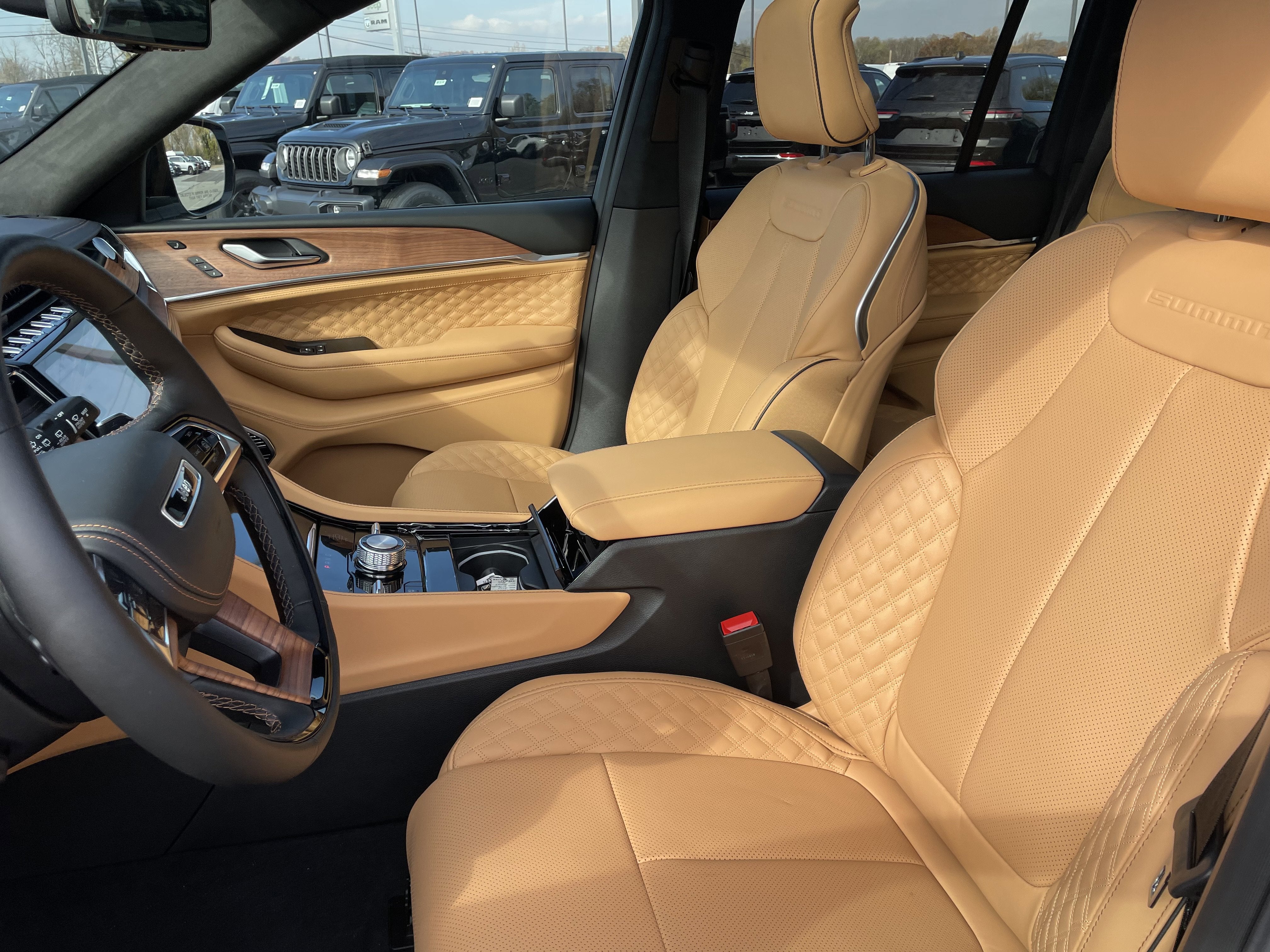 2025 Jeep Grand Cherokee GRAND CHEROKEE SUMMIT RESERVE 4X4