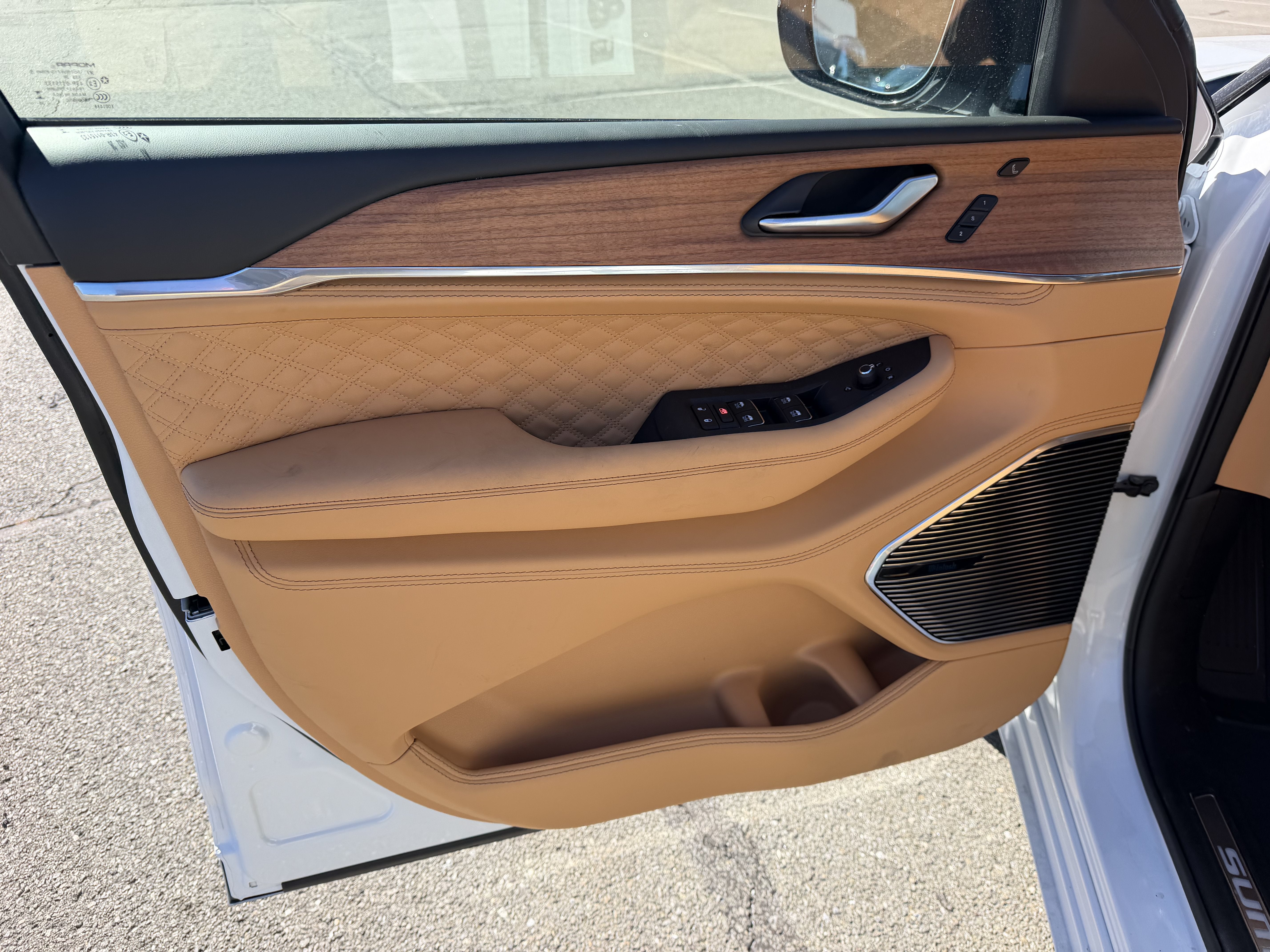 2027 Jeep Grand Cherokee GRAND CHEROKEE SUMMIT 4X4