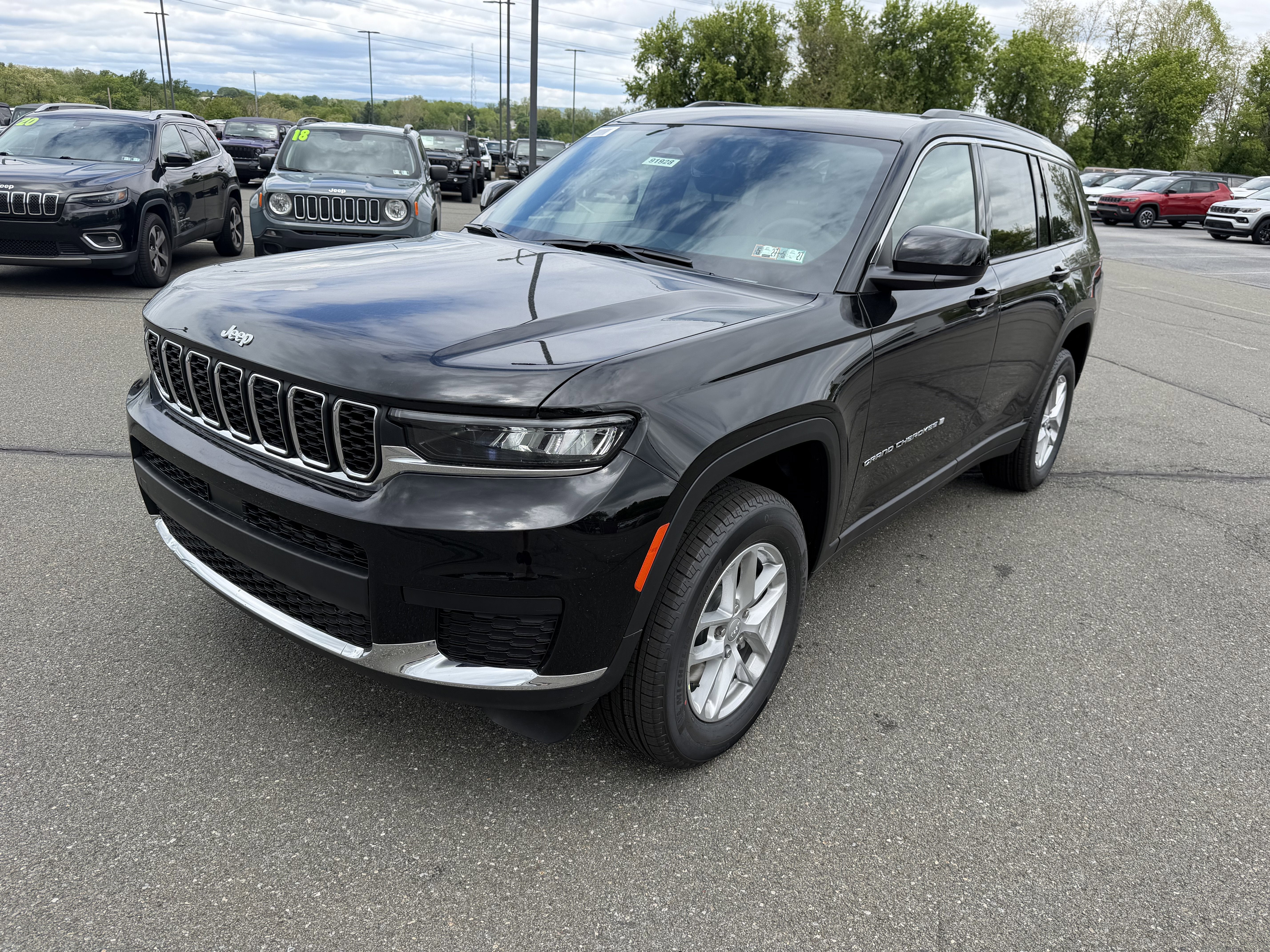 2026 Jeep Grand Cherokee GRAND CHEROKEE L LAREDO X 4X4