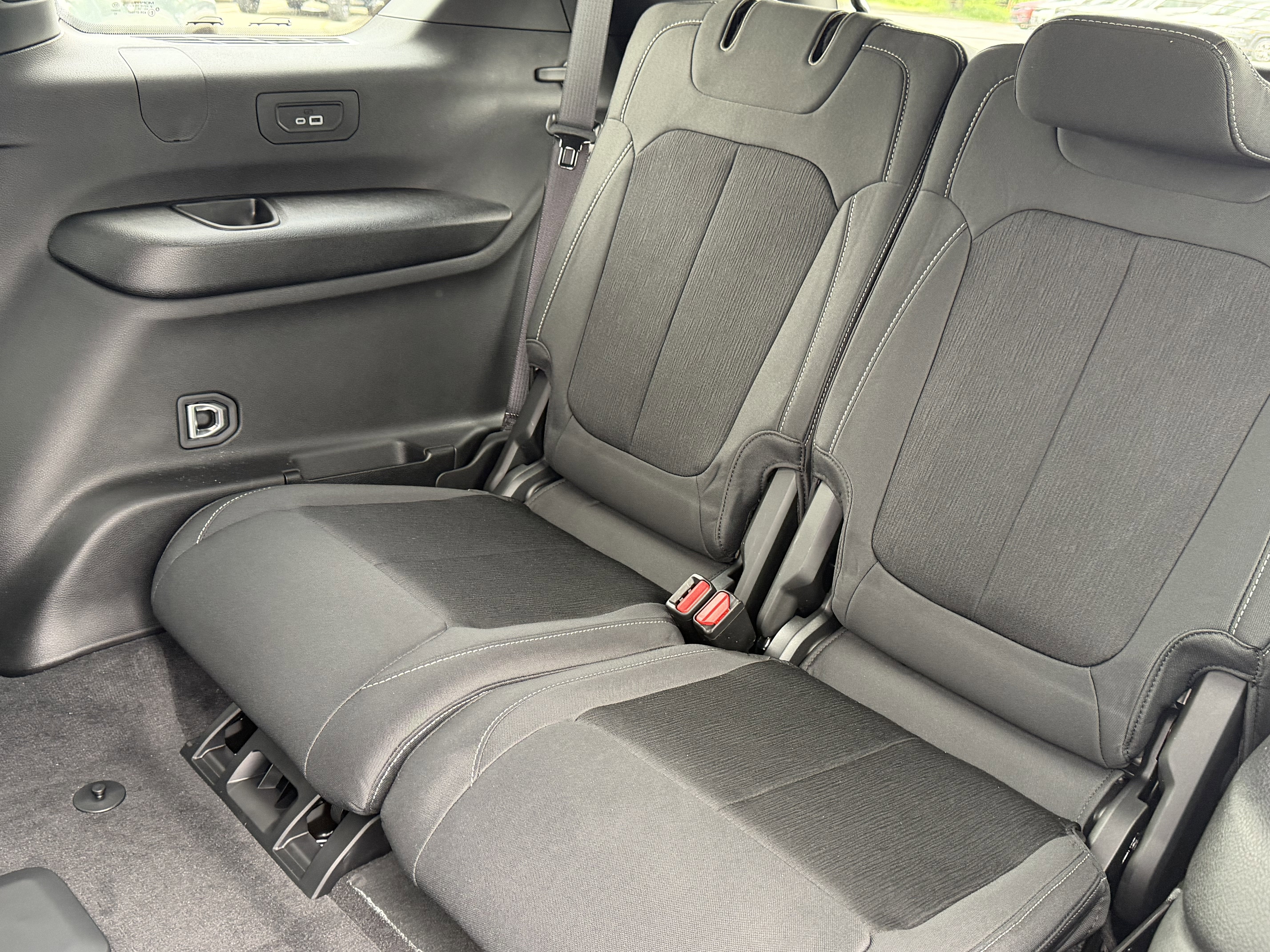 2026 Jeep Grand Cherokee GRAND CHEROKEE L LAREDO X 4X4