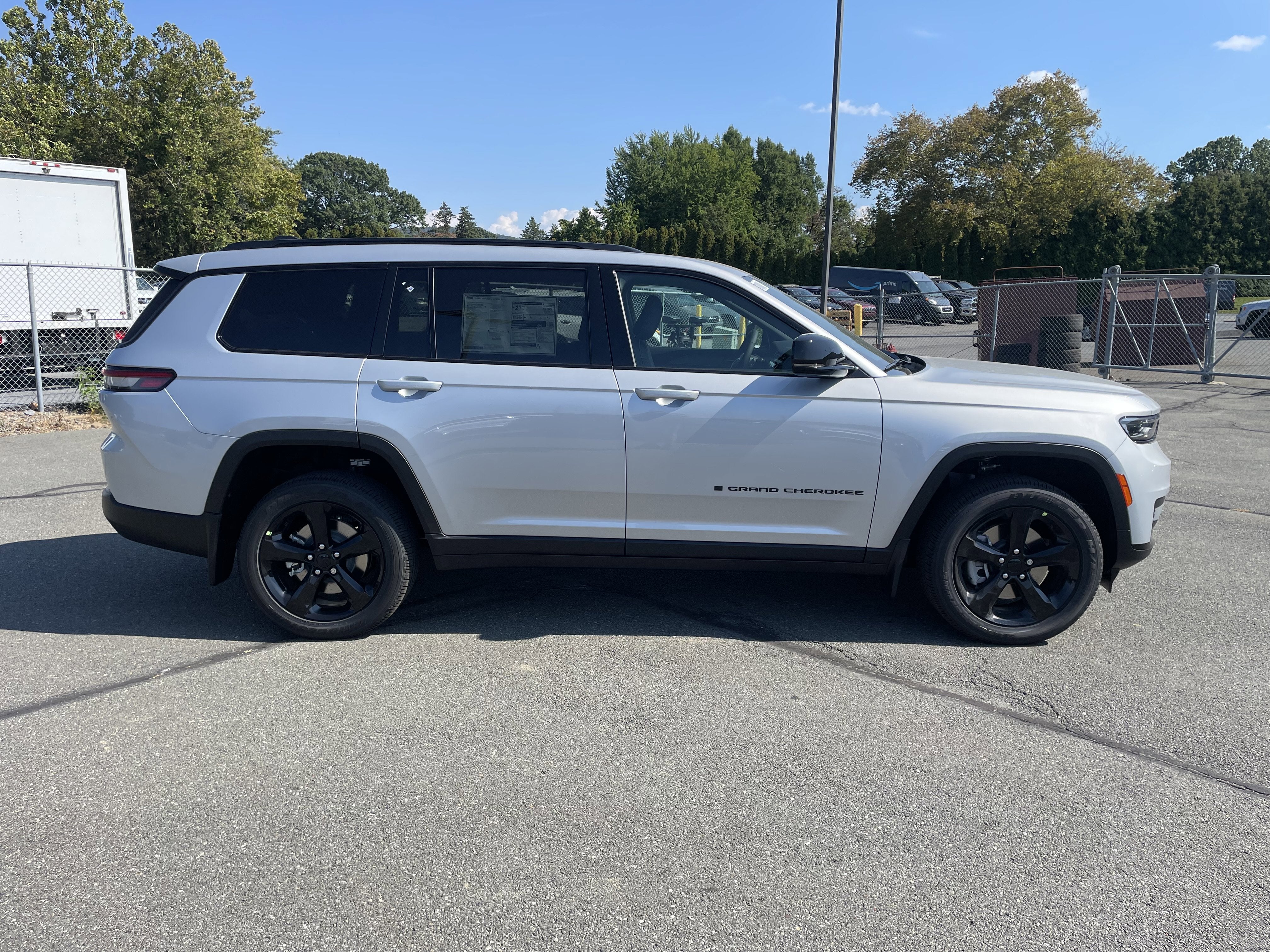 2025 Jeep Grand Cherokee GRAND CHEROKEE L ALTITUDE X 4X4