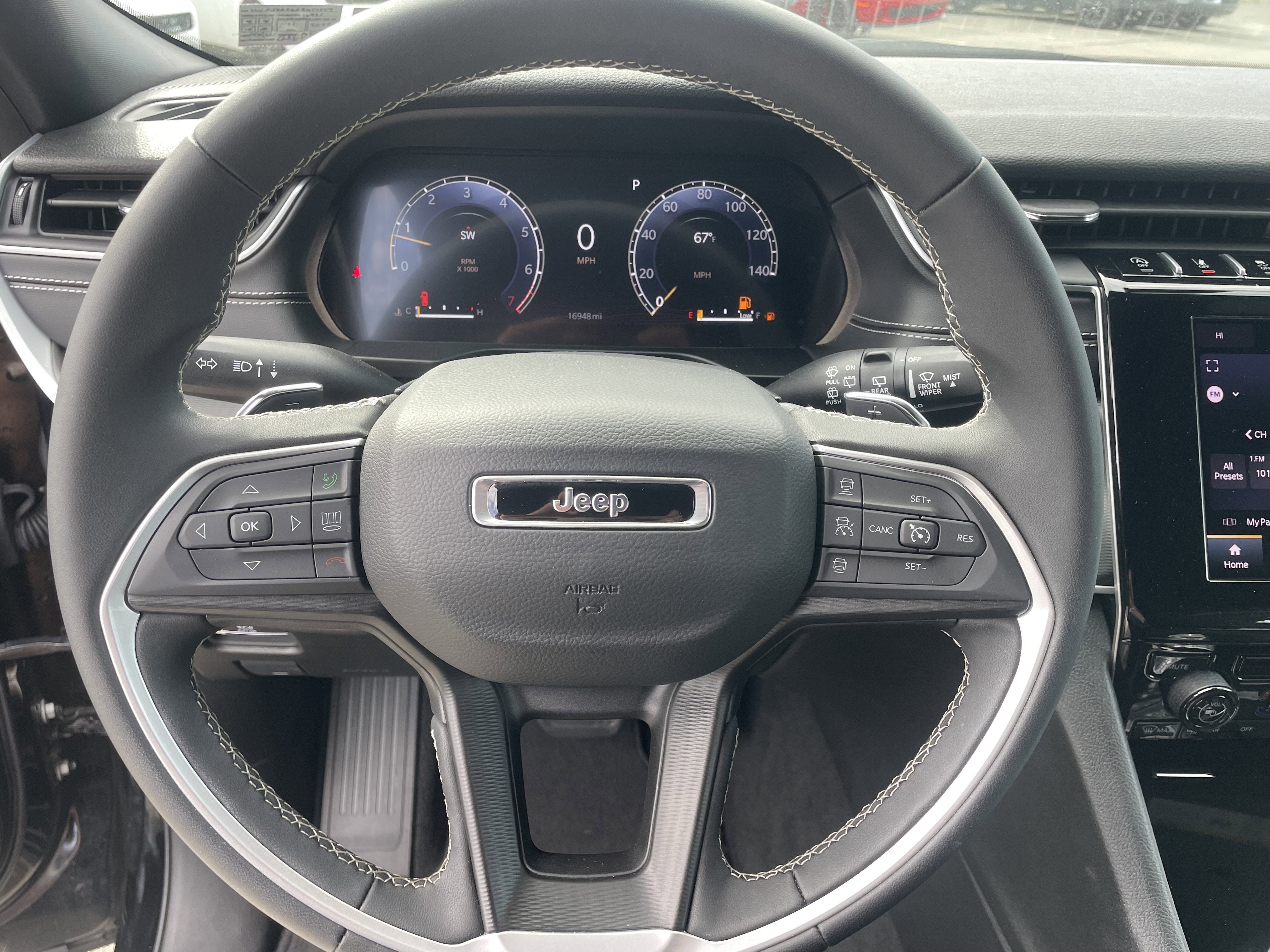 2024 Jeep Grand Cherokee L Laredo 4x4