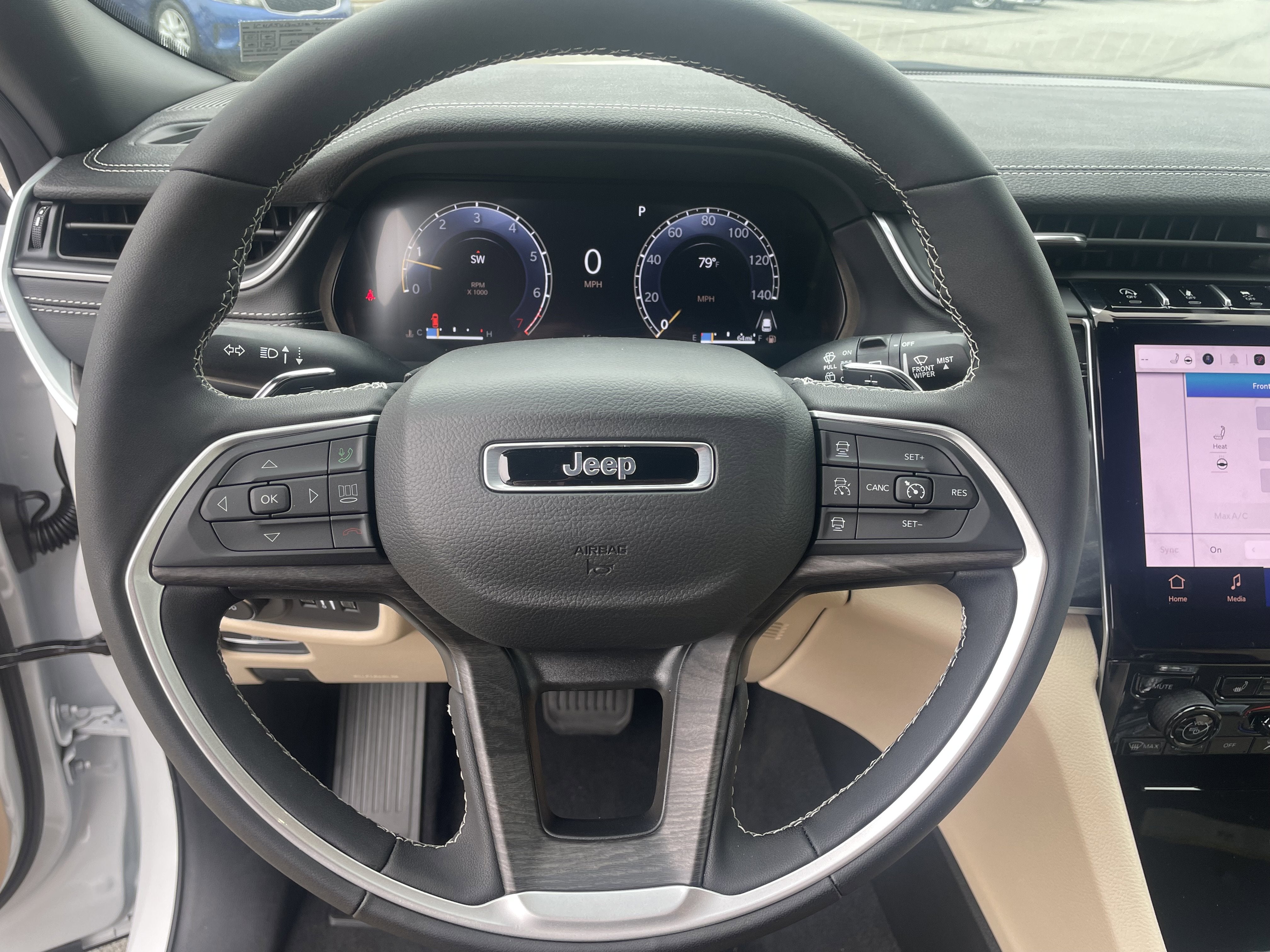 2025 Jeep Grand Cherokee GRAND CHEROKEE L LIMITED 4X4