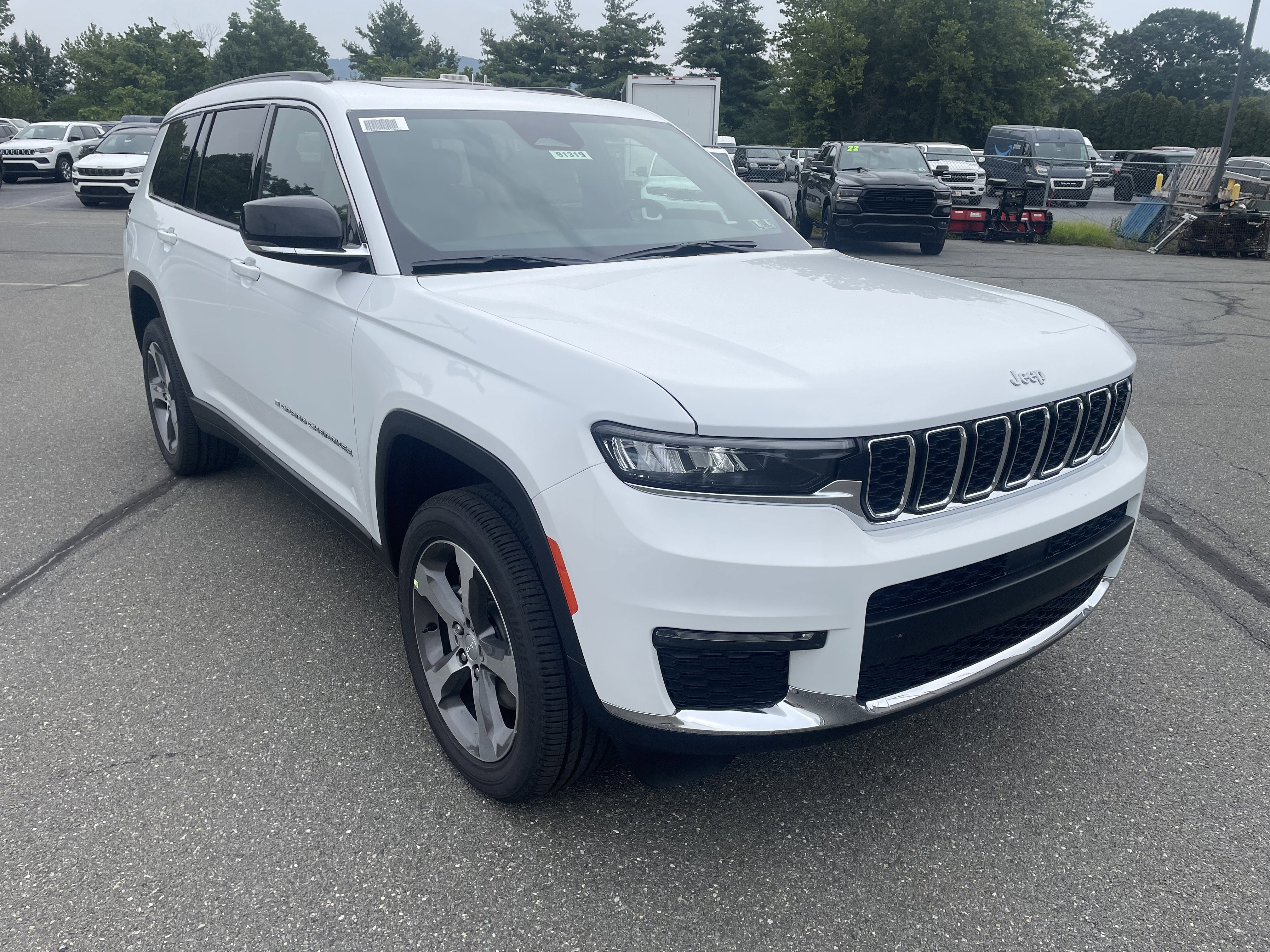 2025 Jeep Grand Cherokee GRAND CHEROKEE L LIMITED 4X4