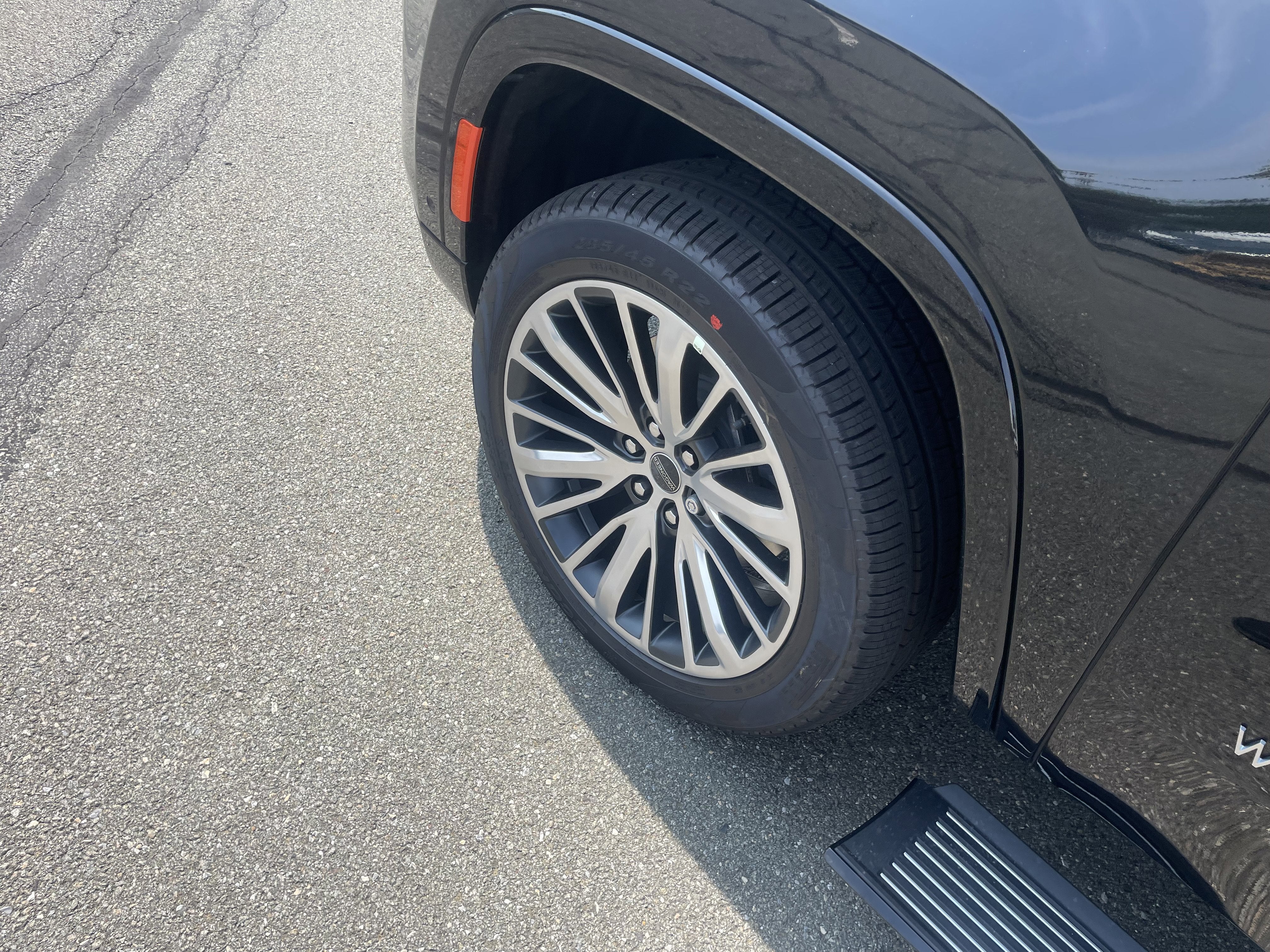 2025 Jeep Wagoneer WAGONEER L LIMITED 4X4