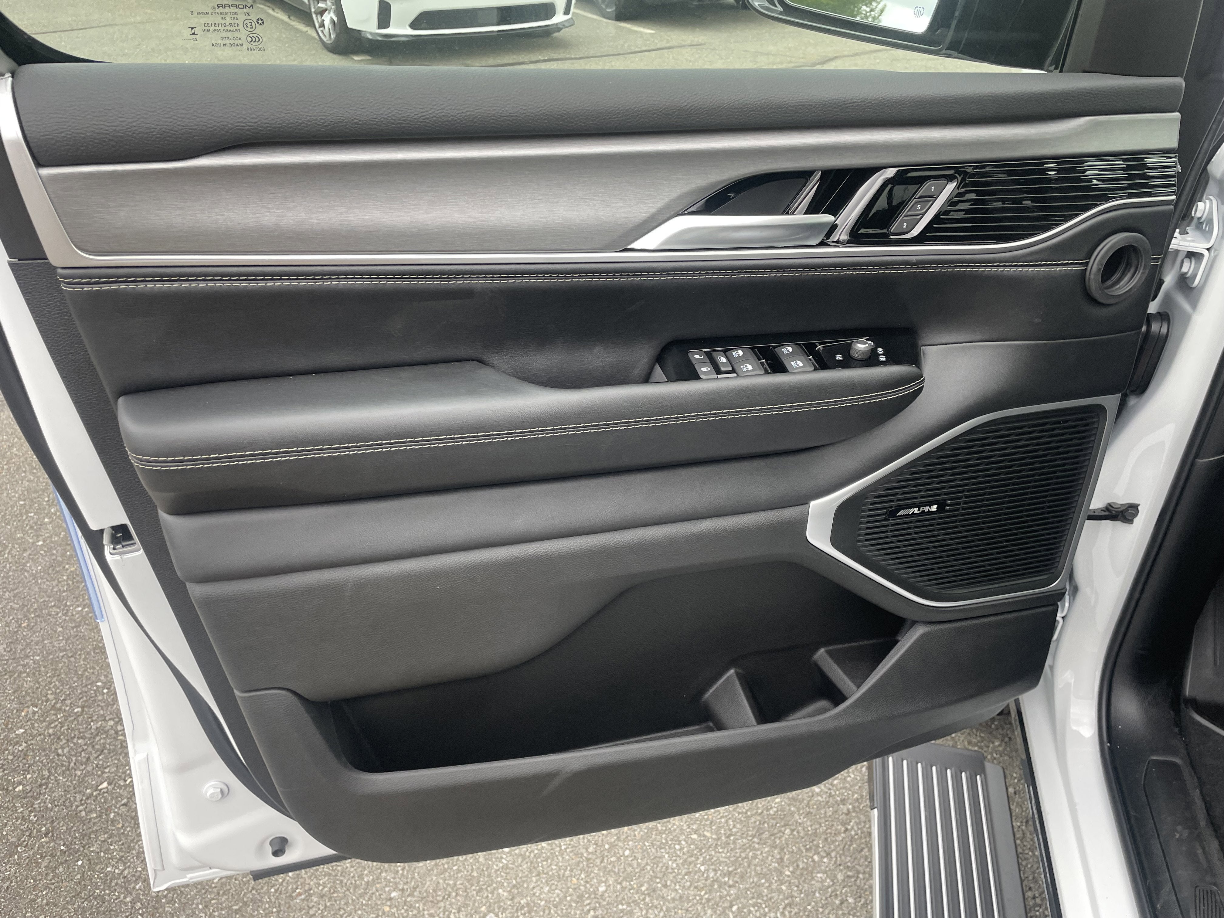 2025 Jeep Wagoneer WAGONEER L LIMITED 4X4