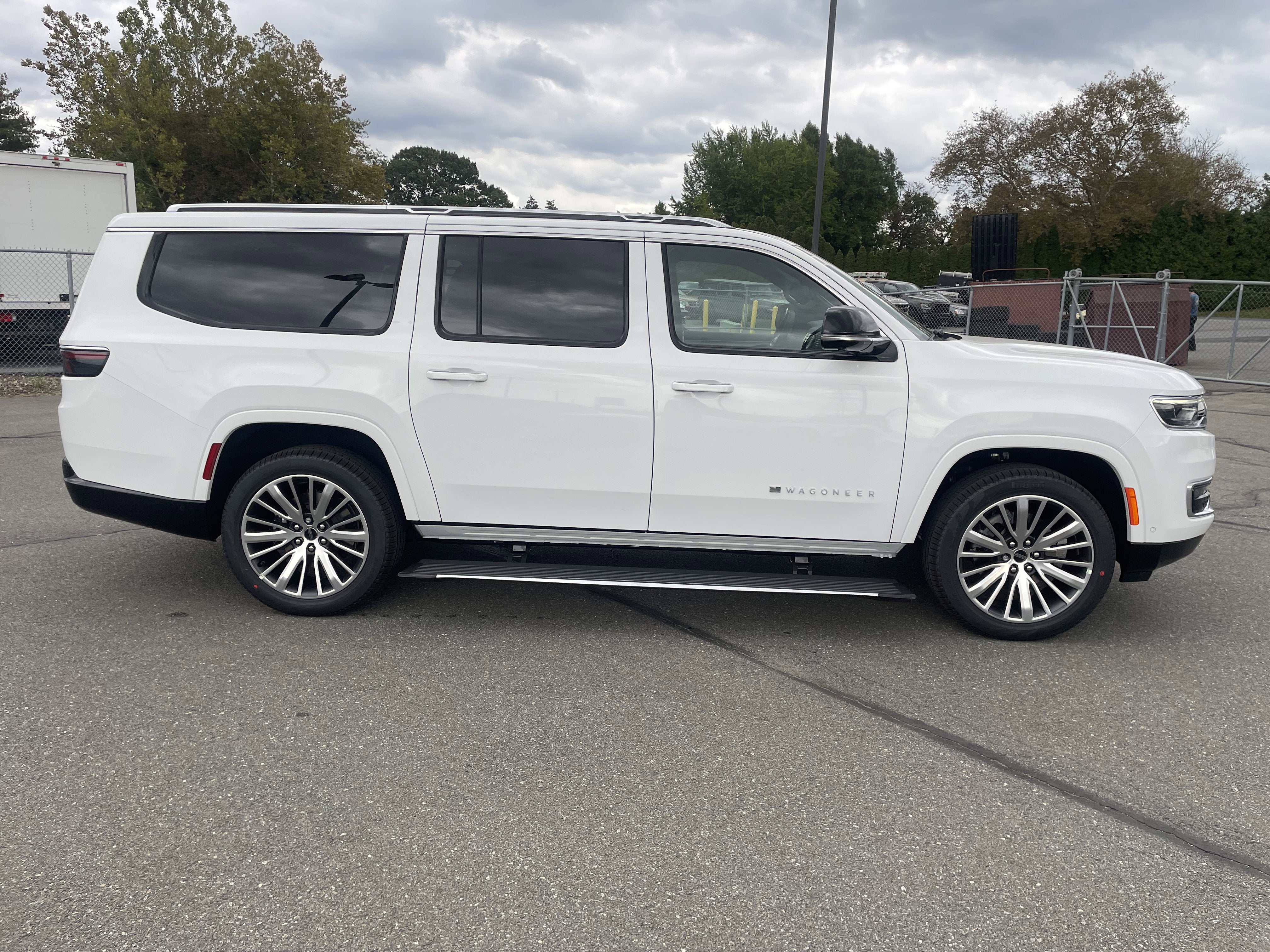 2025 Jeep Wagoneer WAGONEER L LIMITED 4X4