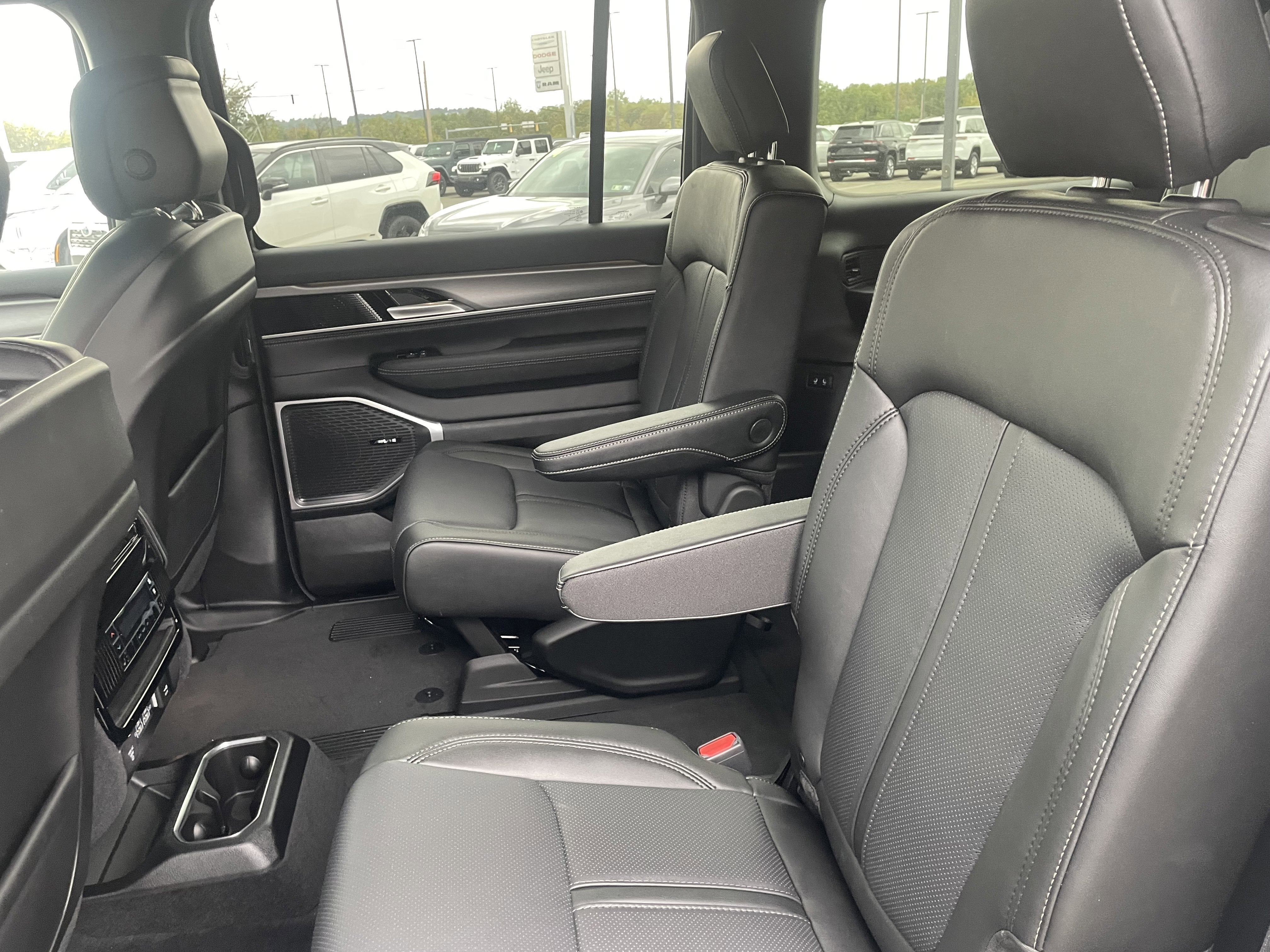 2025 Jeep Wagoneer WAGONEER L LIMITED 4X4