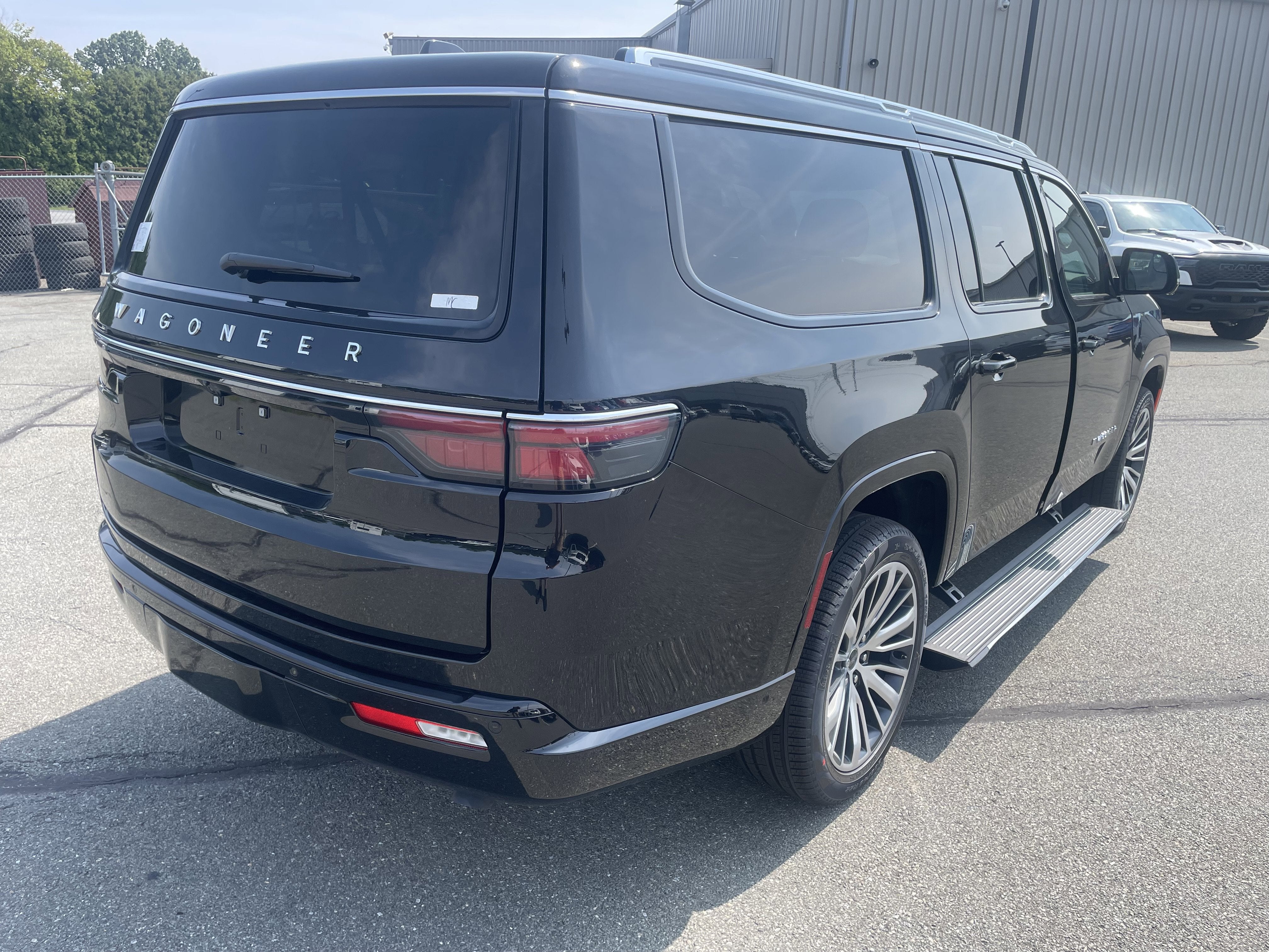 2025 Jeep Wagoneer WAGONEER L LIMITED 4X4