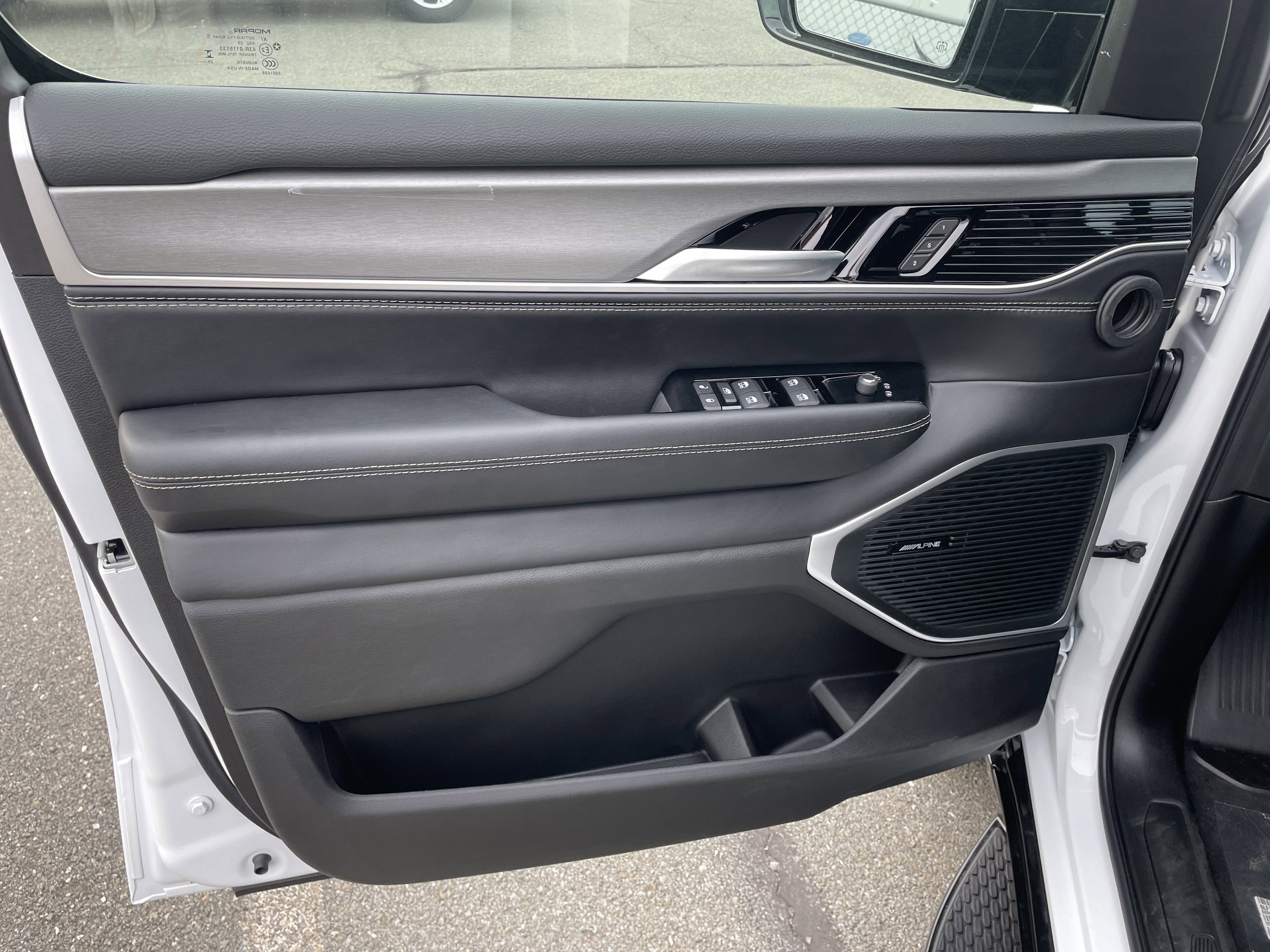 2025 Jeep Wagoneer WAGONEER CARBIDE 4X4