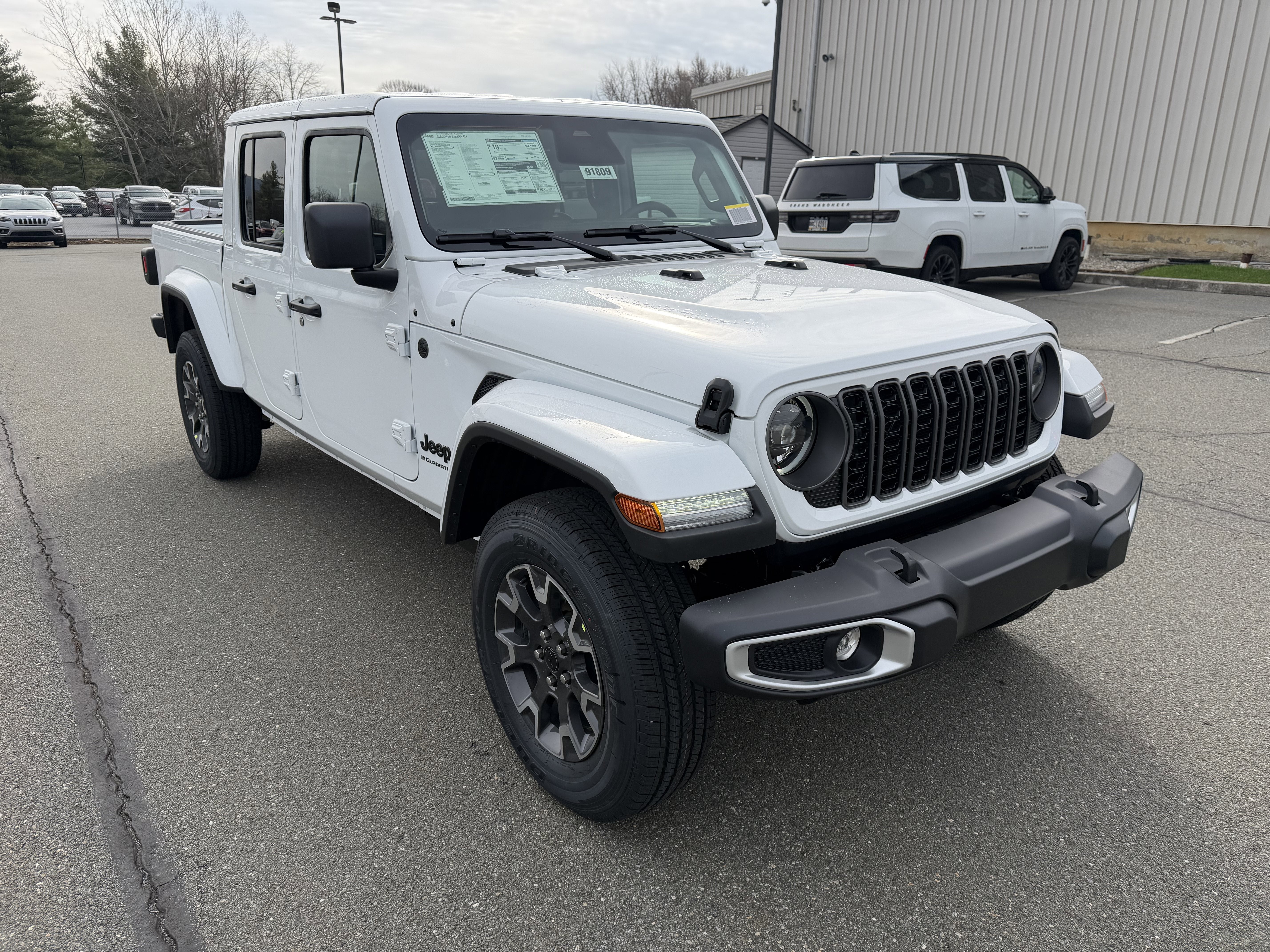 2026 Jeep Gladiator GLADIATOR SAHARA 4X4