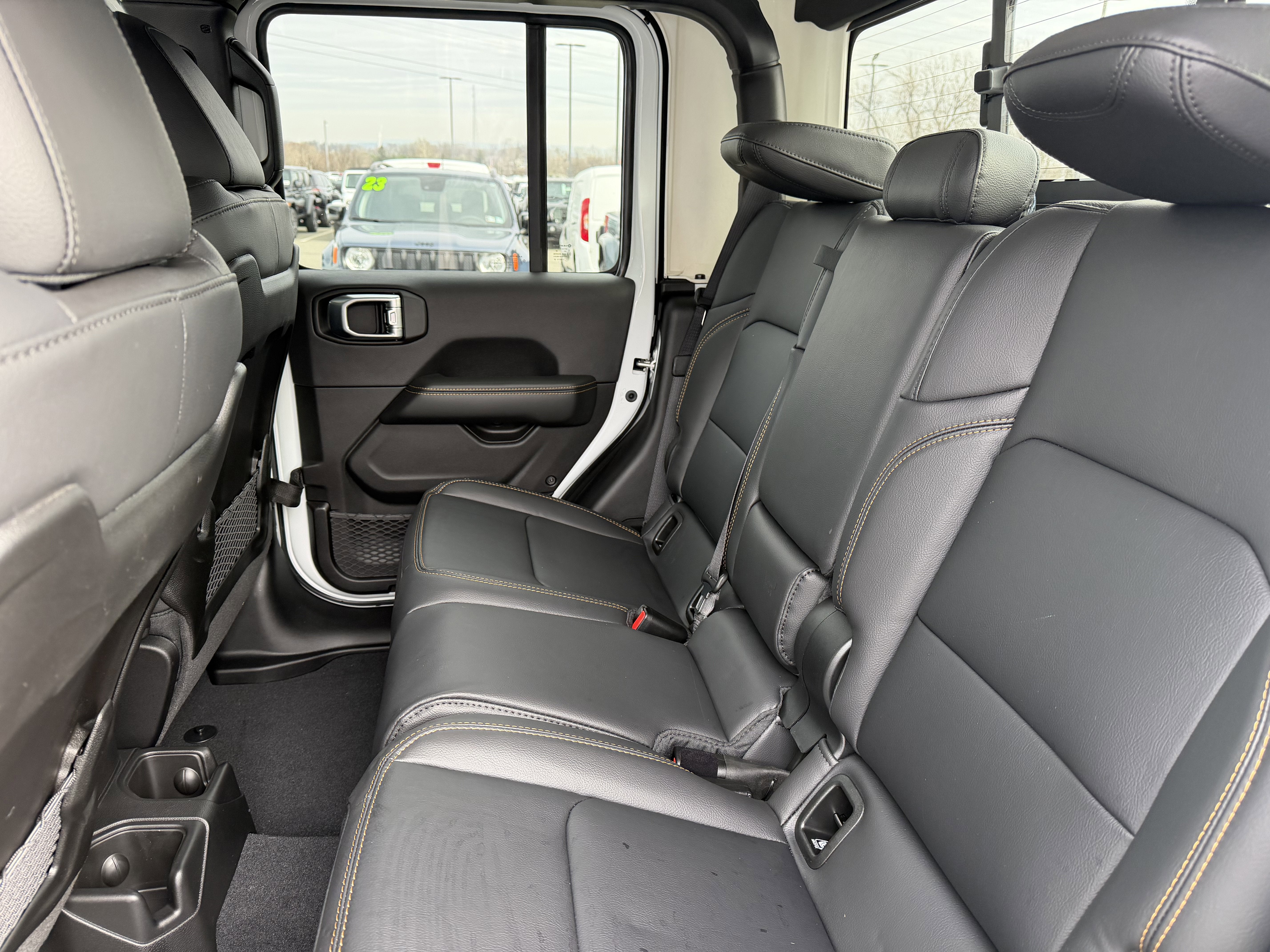 2026 Jeep Gladiator GLADIATOR SAHARA 4X4