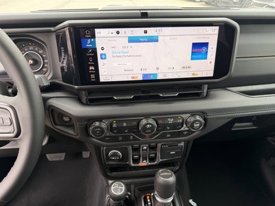 2026 Jeep Gladiator GLADIATOR SAHARA 4X4