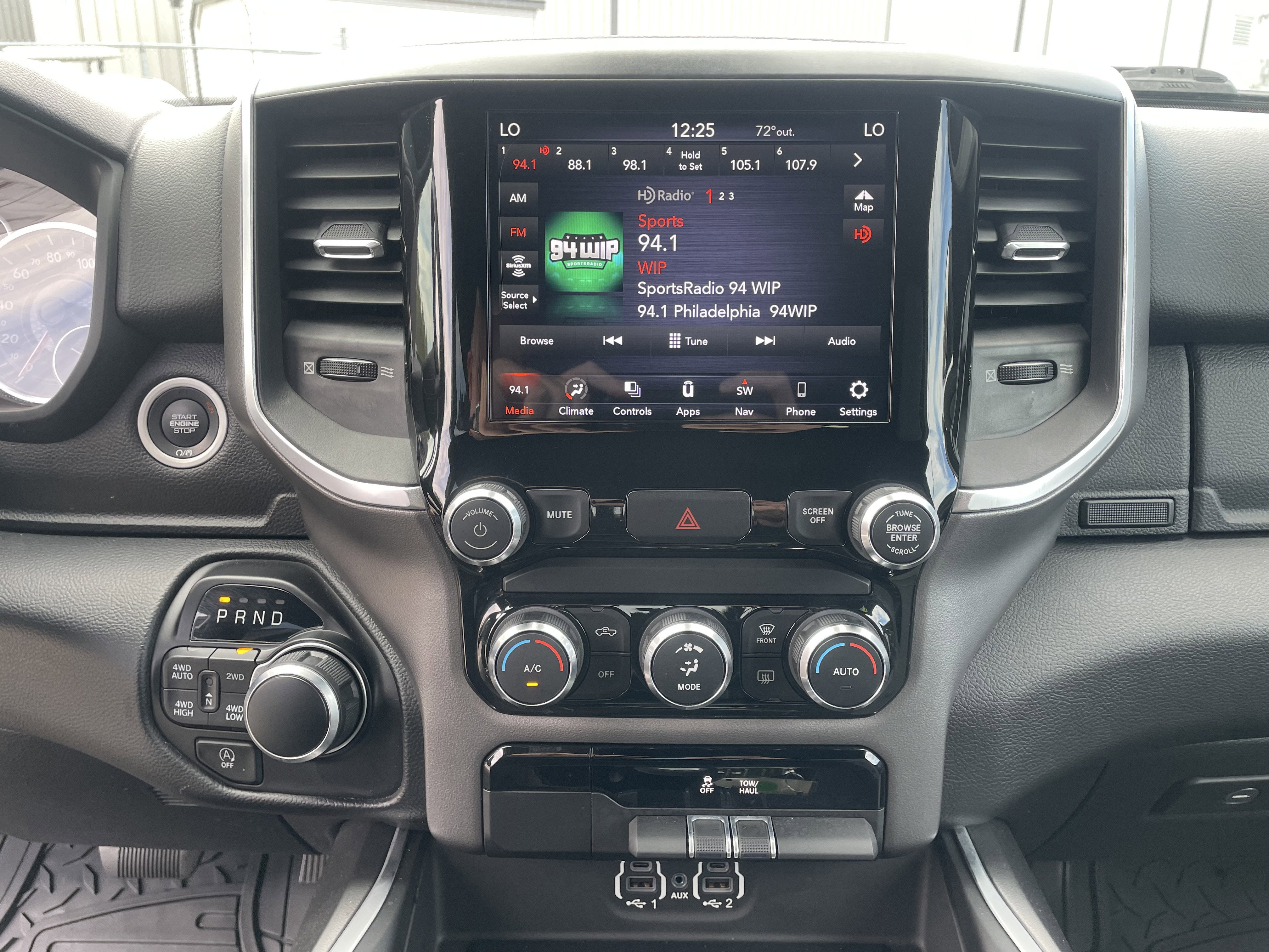 2021 RAM 1500 Big Horn Crew Cab 4x4 5'7' Box