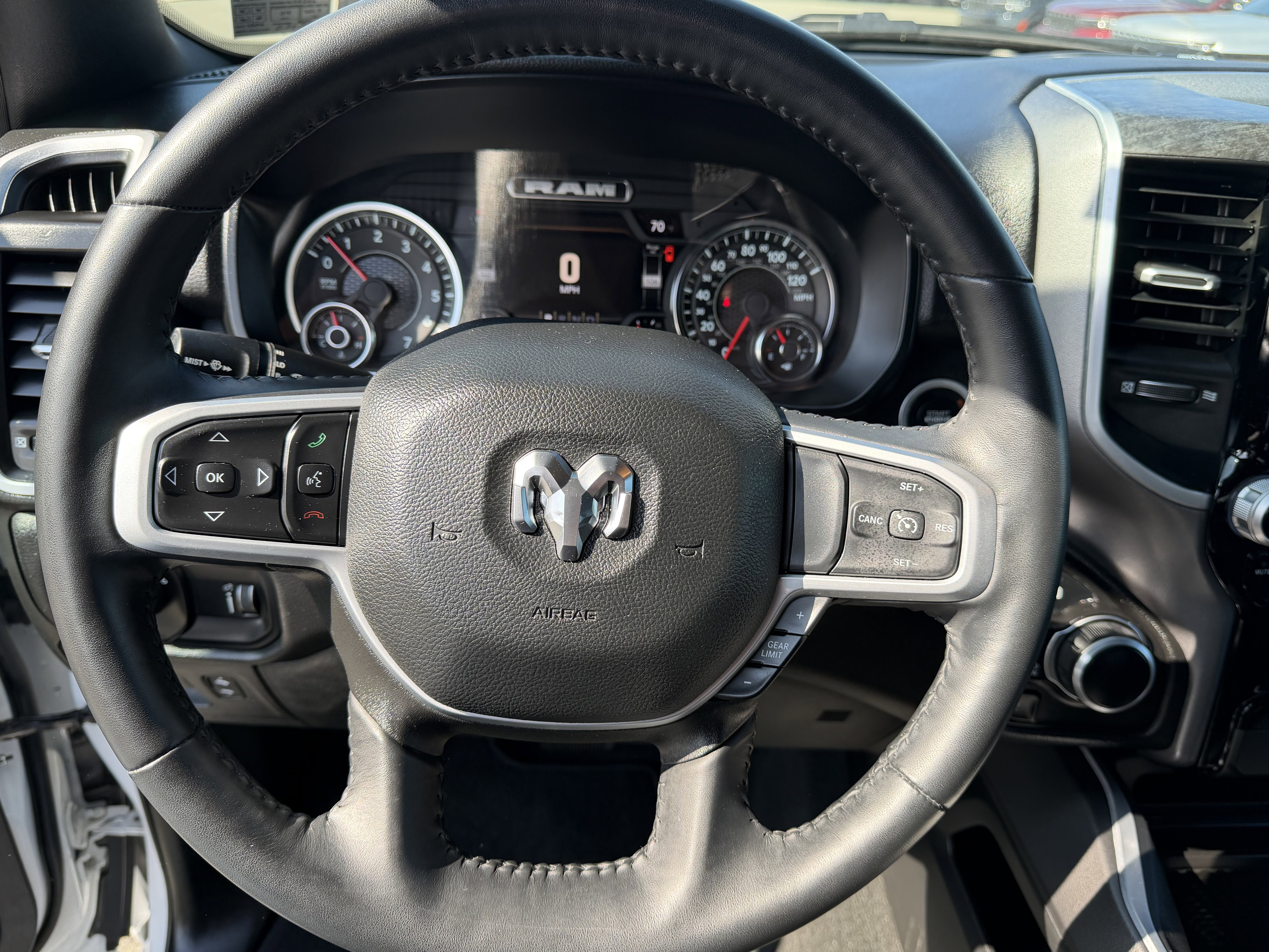 2023 RAM 1500 Big Horn Crew Cab 4x4 5'7' Box